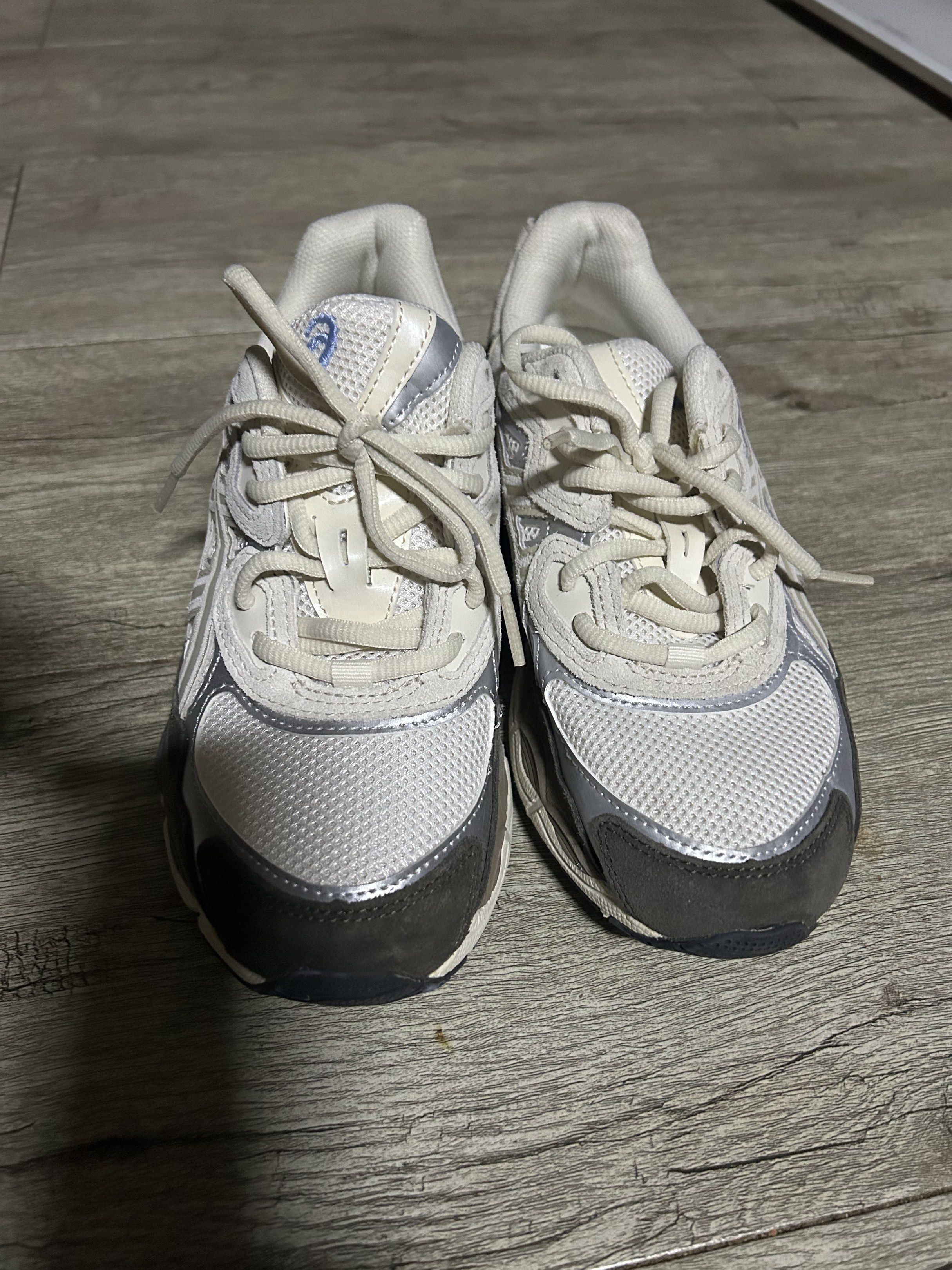 Asics Gel-NYC Cream/Mocha (Category: Sneakers) located in Mandaluyong City. Submitted by paige76 (Listing ID 1417206454, Image 3). Description: Tried on only With box.