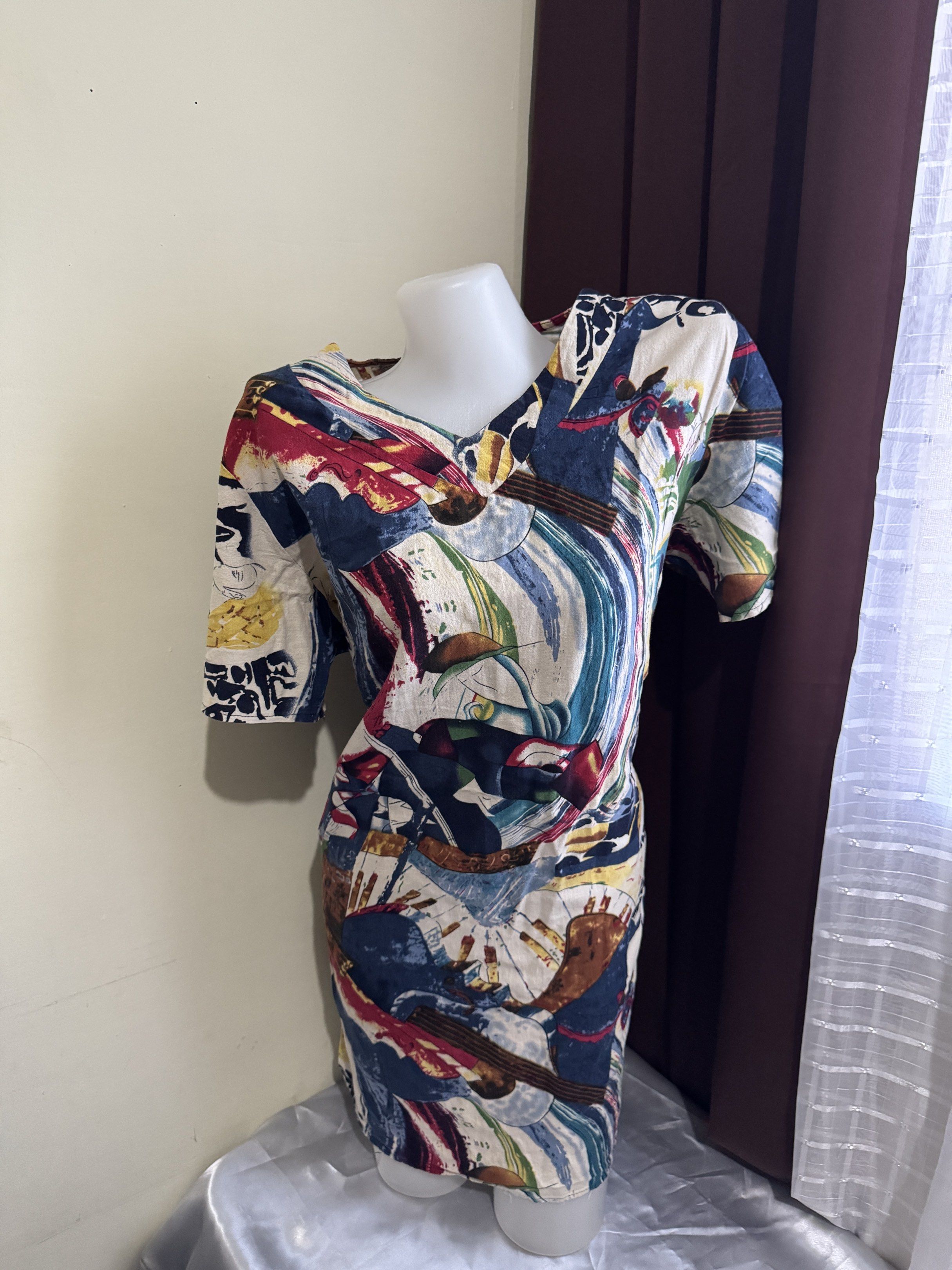 Bangkok Printed Dress (Category: Dresses) located in Quezon City. Submitted by psychebellemolly (Listing ID 1417135417, Image 1). Description: - V-neck design - Unique, colorful print - Short sleeves - Fitted silhouette - Lightweight fabric - Ideal for warm weather - Versatile: Dress it up or down.