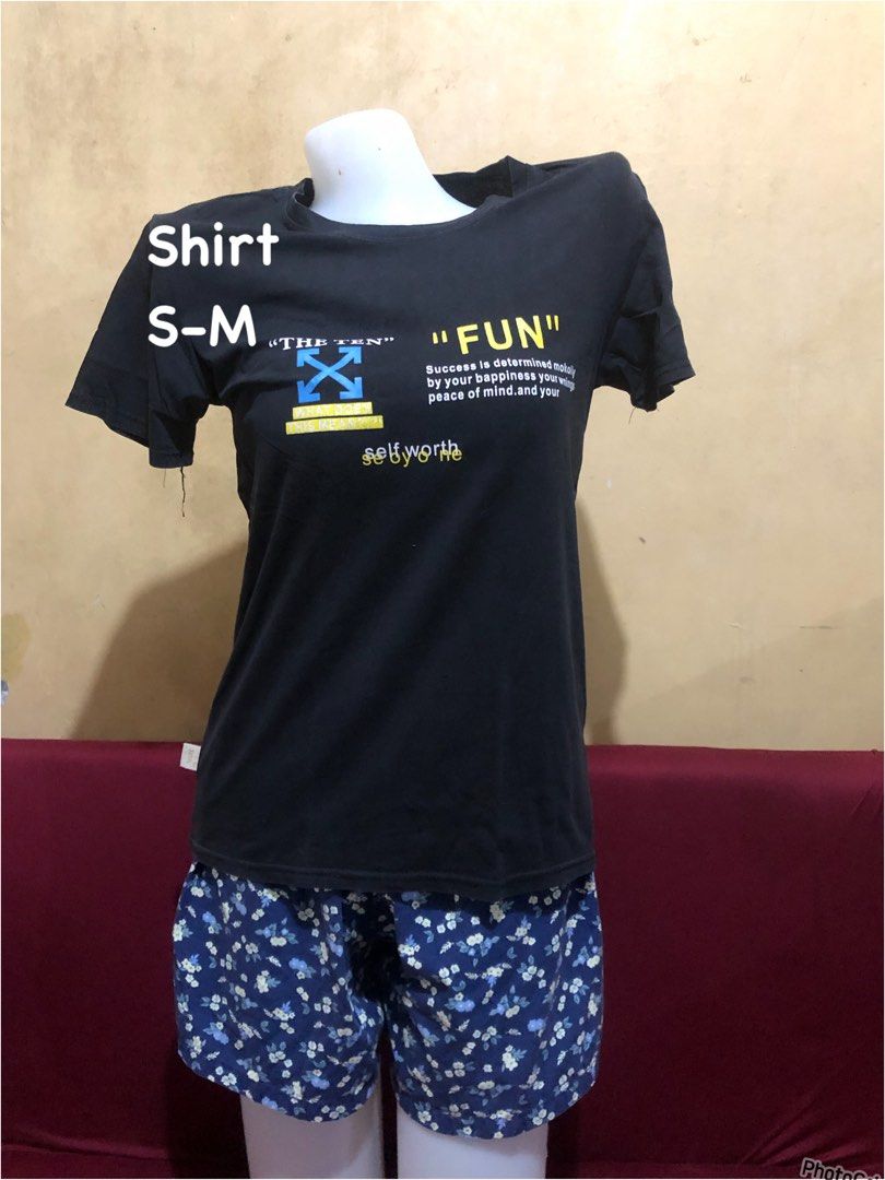 Black Shirt with Colorful Graphic - Medium (Category: Shirts) located in Rodriguez. Submitted by einnjell17 (Listing ID 1417086740, Image 3). Description: All items 19pesos each managed your expectations for this are all used but in good condition clothes No asking for dimes since i don't have tape measure. Open for meet ups or via lalamove can also do j&t Pm me for more inquiries Any butas or stain na hindi ko nakita let me know first before giv