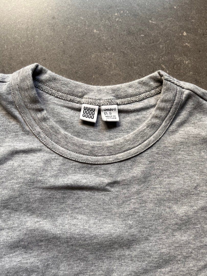 BUNDLE Uniqlo U Crew Neck T-Shirt - Black & Gray (Category: Shirts) located in Pasig City. Submitted by blt78 (Listing ID 1417044815, Image 3). Description: - Uniqlo U Crew Neck T-shirts - Includes two shirts: Black and Gray - Gray shirt slightly more stretchable - Size Small.