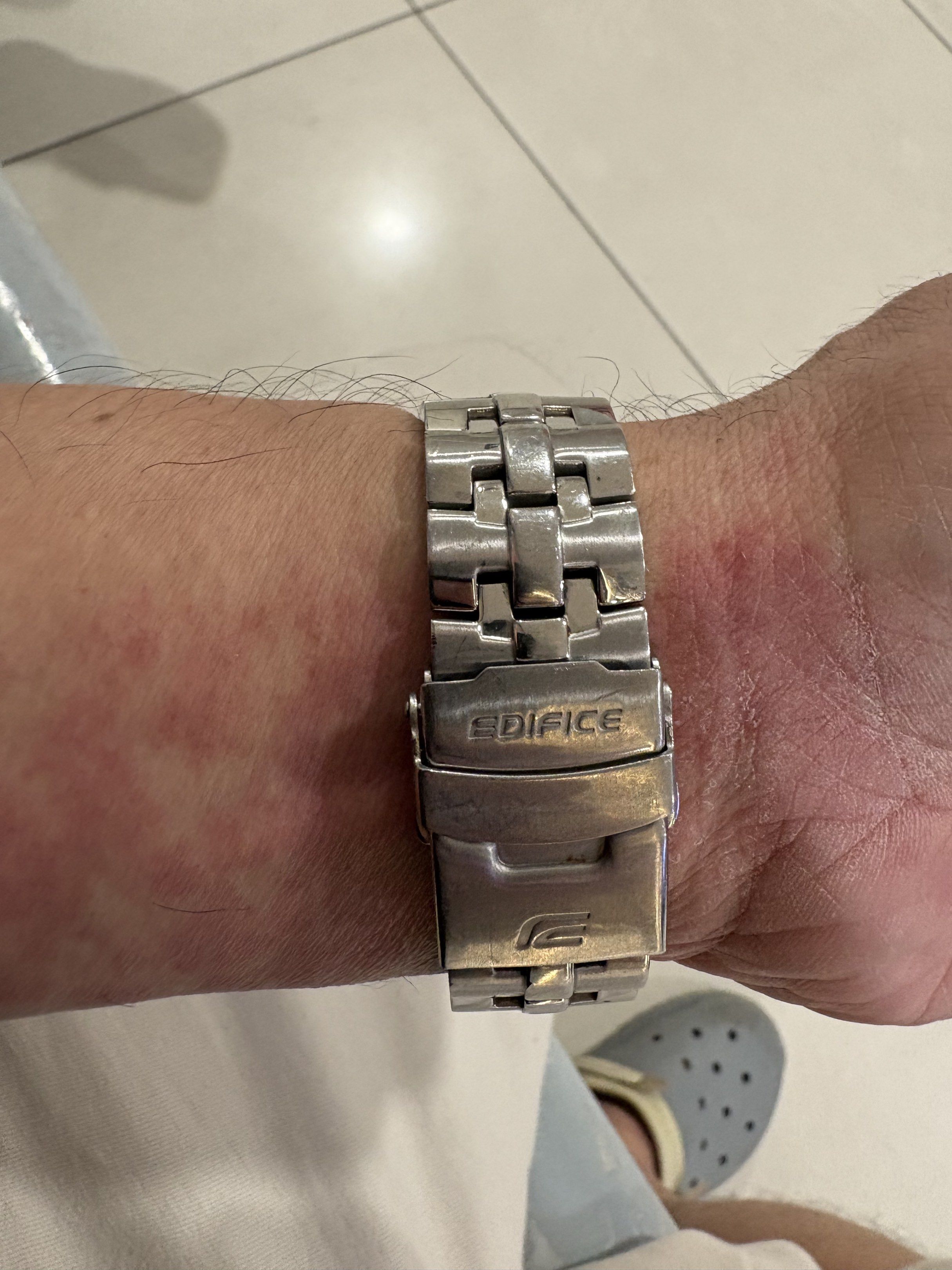 Casio Edifice (Category: Men's Watches) located in Paranaque City. Submitted by ace1978 (Listing ID 1417086358, Image 2). Description: Casio Edifice very seldom used almost new.
