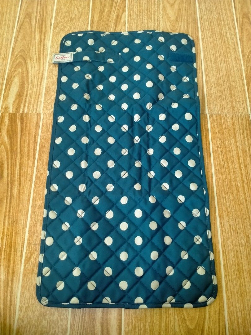 CATH KIDSTON LONDON CHANGING MATT (Category: Changing Mats & Accessories) located in Cabuyao City. Submitted by Bike_Clothing10 (Listing ID 1417132998, Image 3). Description: READ FIRST... FOR SALE: CATH KIDSTON LONDON CHANGING MAT Excellent Condition Good as New DIMES: 14X26 inches PRICE: 750 + SF PICK UP OR SHIPPING ONLY LOCATION: Cabuyao Laguna -NO COP/COD- PM FOR INQUIRIES... -Thanks-.