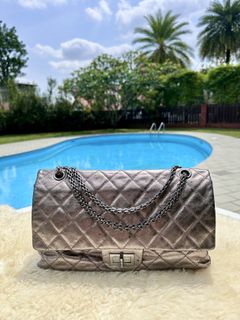 (Category: ) located in . Submitted by luxuryclosets (Listing ID 1417065672, Image 1). Description: .