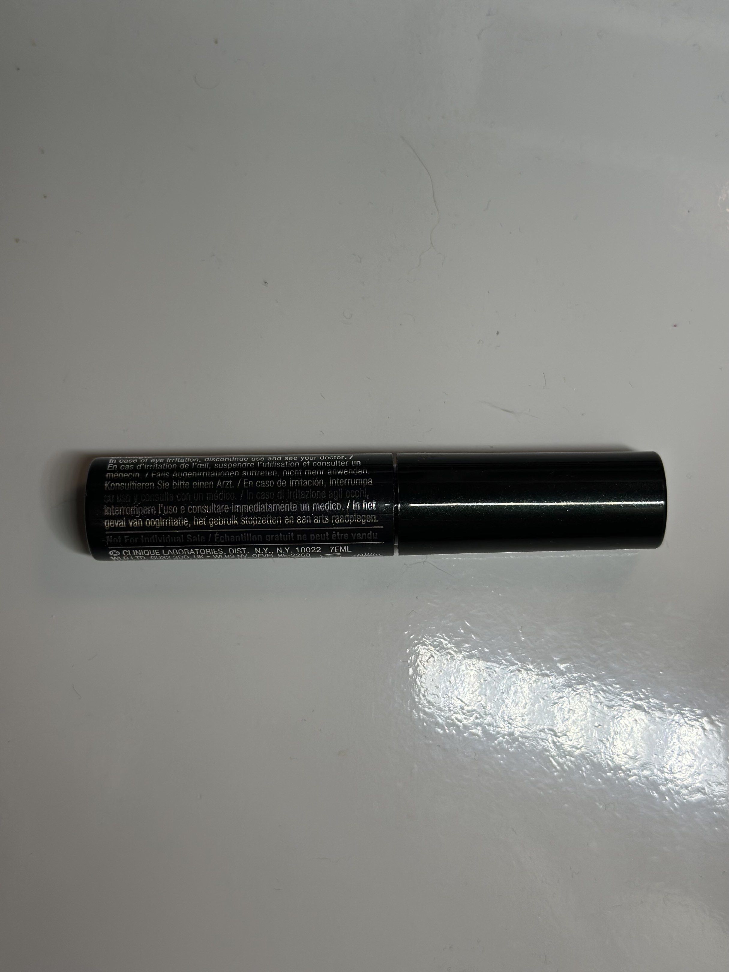 Clinique High Impact Mascara - 01 Black (Category: Makeup) located in Cebu City. Submitted by cmyett (Listing ID 1417188689, Image 2). Description: - Clinique High Impact Mascara in 01 Black - Shimmery green tube.