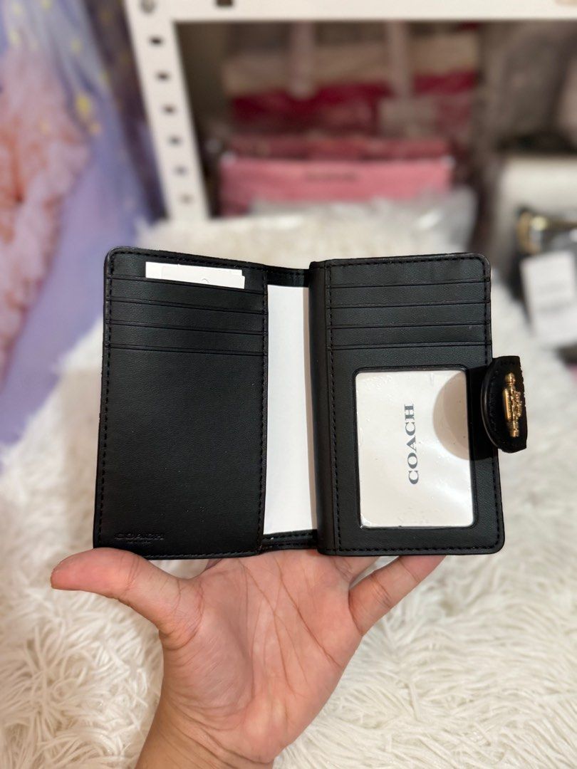 Coach medium zip corner mahogany (Category: Luxury Bags & Wallets) located in Bauang. Submitted by chictine (Listing ID 1417182579, Image 3). Description: Coach medium zip corner in mahogany Brandnew and sealed Guaranteed original or moneyback Source from US ✅Open for layaway ✅Cop/Cod accepted with minimal dp 🚌Courier: Jnt/Lbc.
