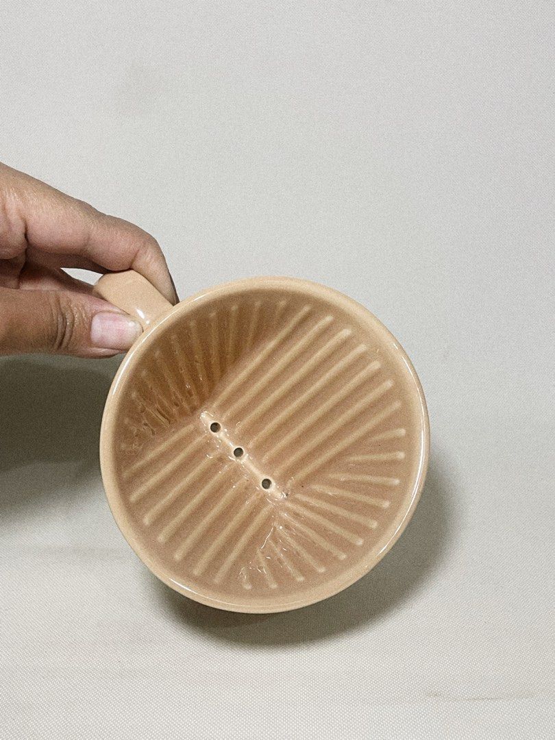 Collectible Oswald Coffee Dripper (Category: Coffee & Tea Tableware) located in Antipolo. Submitted by ceramiqueph (Listing ID 1417208937, Image 3). Description: D:11cm H:8cm.