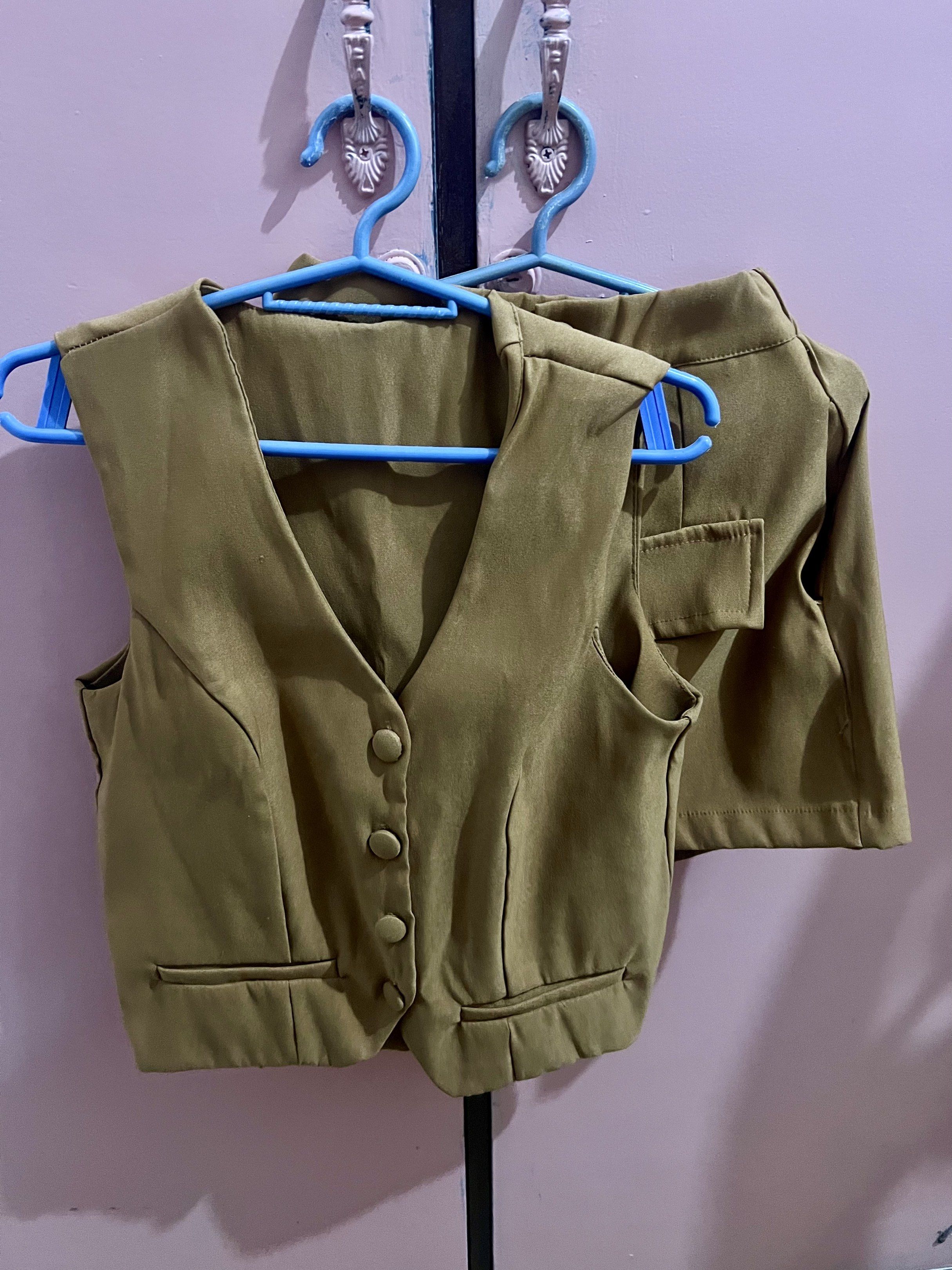 Co-ord Vest and Shorts Set (Category: Sets or Coordinates) located in Binangonan. Submitted by wears.thea (Listing ID 1417185689, Image 2). Description: - s-m - worn once - woven fabric - caramel brown in person rfs: decluttering ; need funds dm for more info 🫶🏻.