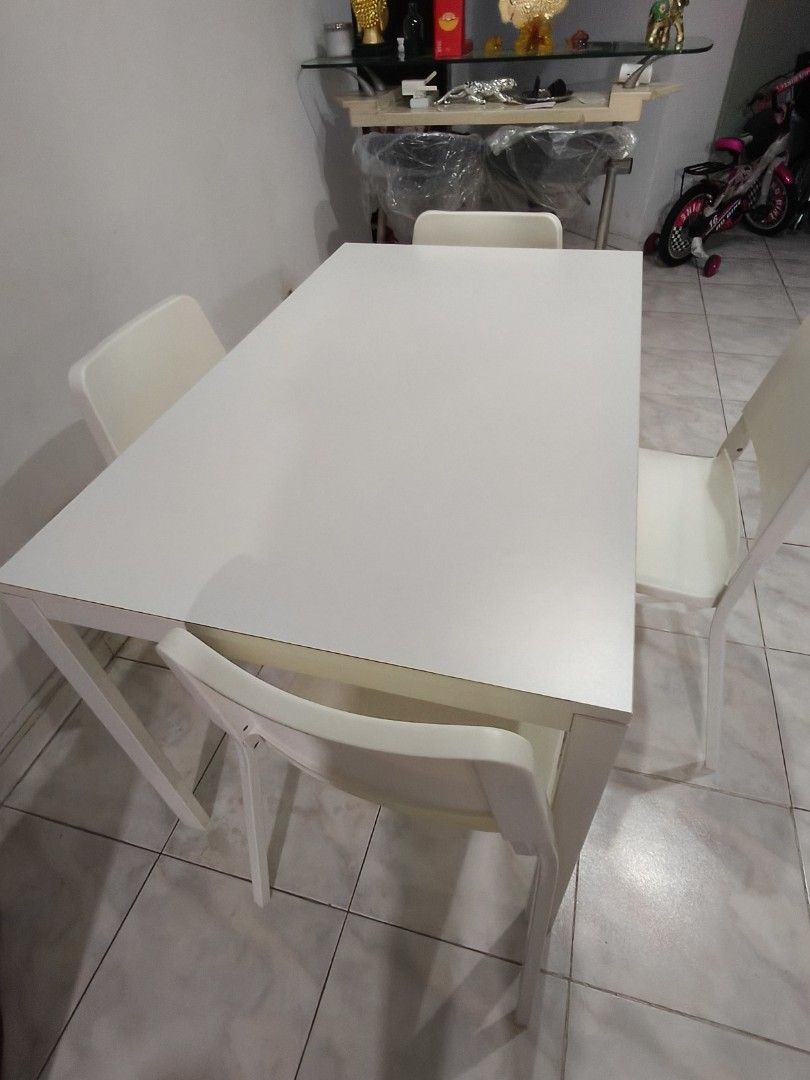 Dining Table (Category: Tables & Sets) located in Singapore. Submitted by anikaenterprise (Listing ID 1417195038, Image 3). Description: table good condition chairs sold out.