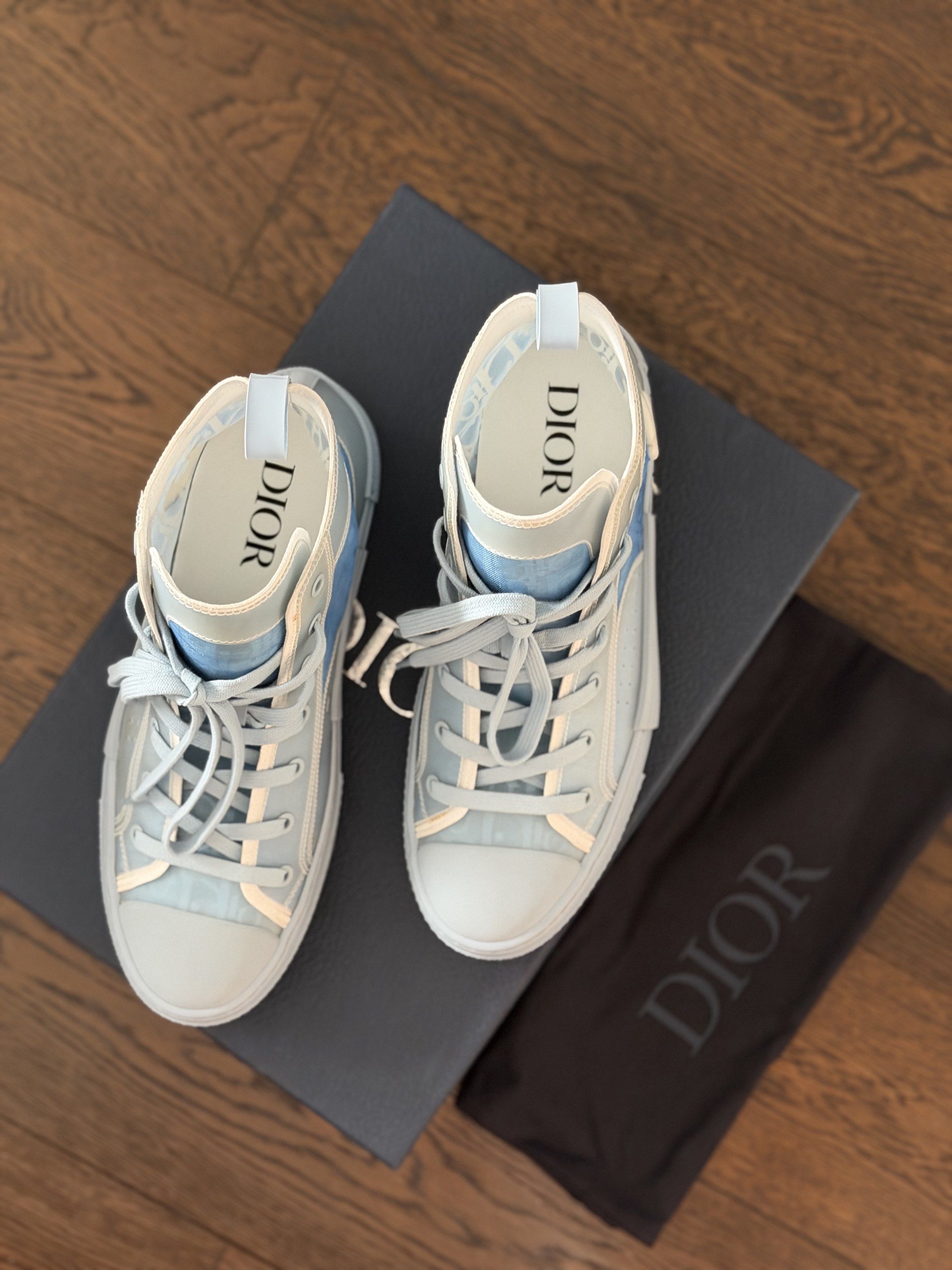 Dior B23 High Top Daniel Arsham Light Blue (Category: Sneakers) located in Taguig. Submitted by ericalopez (Listing ID 1417160256, Image 3). Description: Dior B23 High Top Daniel Arsham Light Blue sneakers Price: 35,000 Original/Authentic Comes with dust bag, paper bag, no box Size: 42 Location: Pick up Or Delivery via lalamove or lbc .