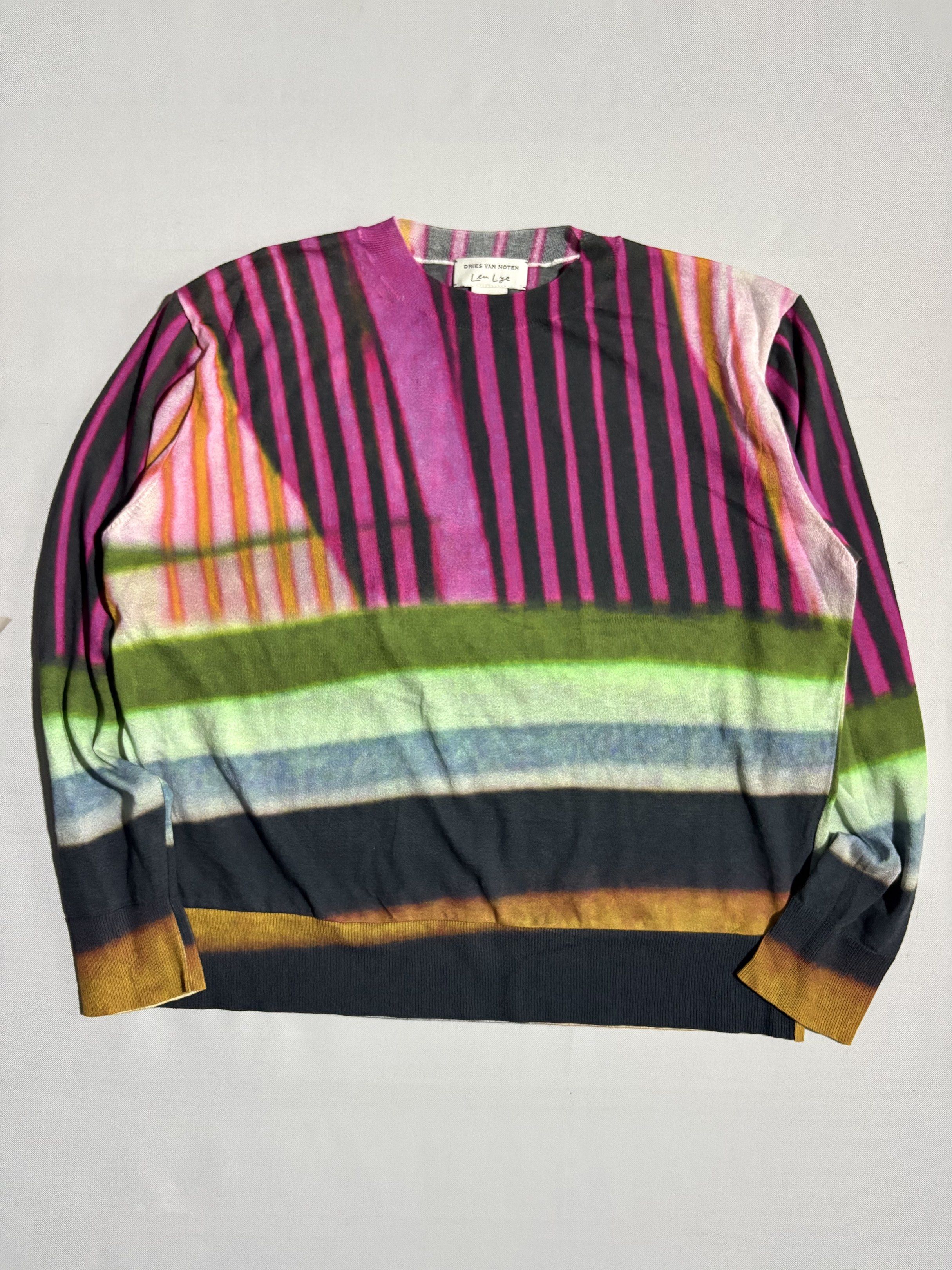DRIES VAN NOTEN x Len Lye (Category: Longsleeves) located in Baguio. Submitted by viibodegaaa (Listing ID 1417199503, Image 1). Description: Item: DRIES VAN NOTEN x Len Lye Size: S Width: 20.5’ Length: 22’ Shoulder: 17’ Sleeve: 21’ Condition: excellent - new Price: 3880.