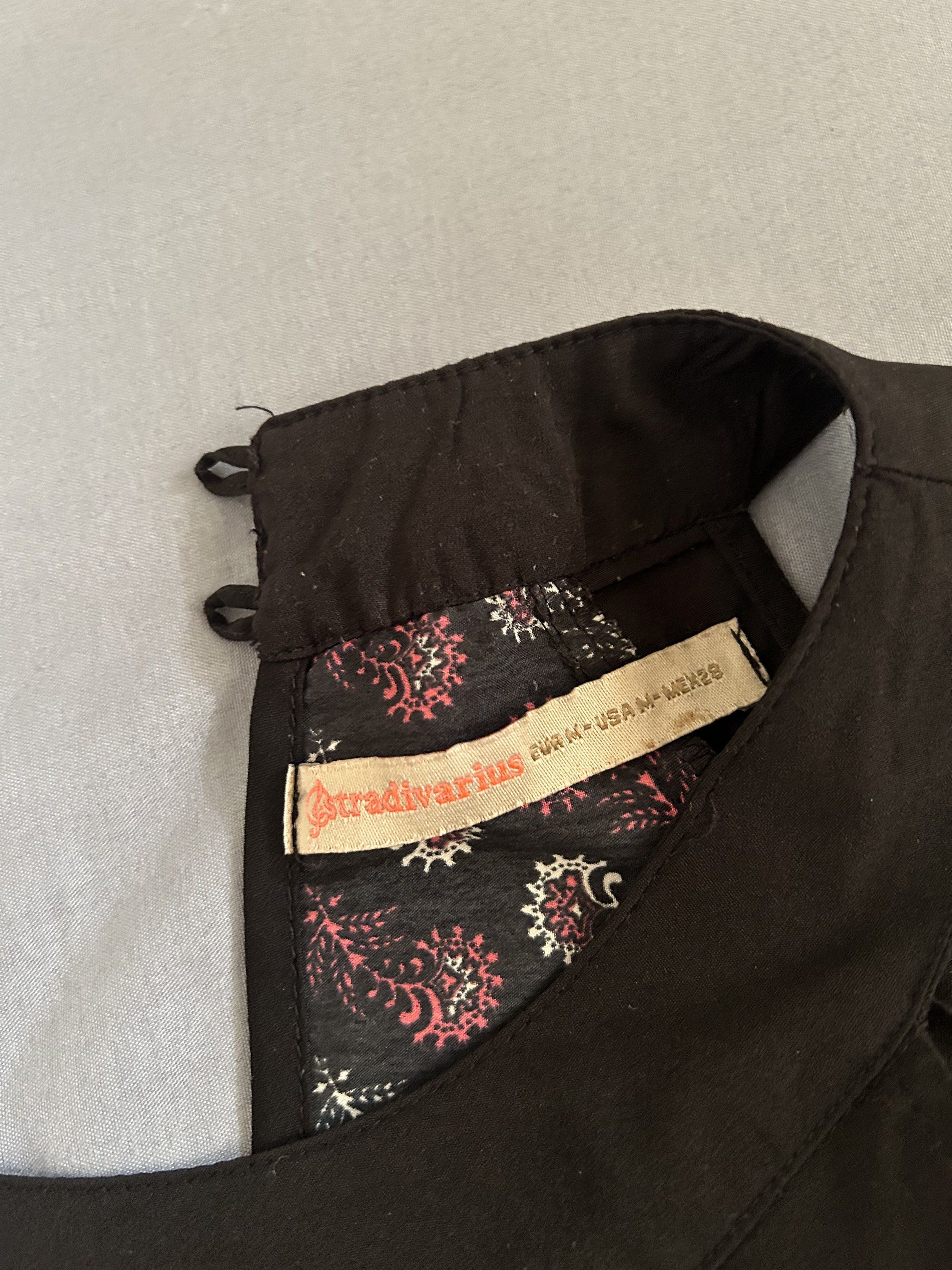 Estradivarius Romper (Category: Rompers) located in Batangas. Submitted by dusclutter (Listing ID 1417145973, Image 3). Description: RFS: Decluttering Loc: Sto tomas Batangas MOP: Gcash Shipping c/o buyer via J&T .