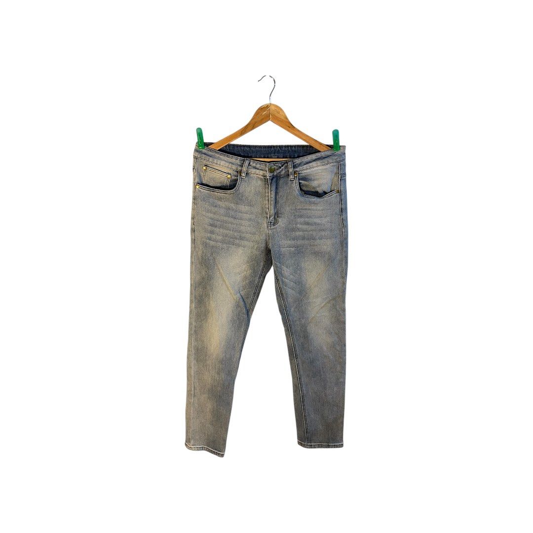 Fendi Celena Panjang Jeans (Category: Jeans) located in Pasay City. Submitted by corethrift (Listing ID 1417115304, Image 2). Description: Waist 32 Length 39 Hems 6.5 Very good condition All the fitting based on inches .