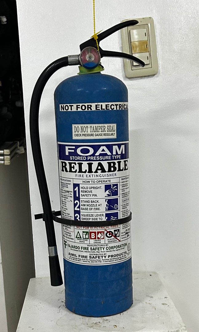 fire extinguisher - expired (Category: Everything Else Others) located in Mandaluyong City. Submitted by jeunefille168 (Listing ID 1336466242, Image 1). Description: second hand like new blue fire extinguisher 10lbs item for pickup payment options: bpi bdo or gcash no reservations allowed .