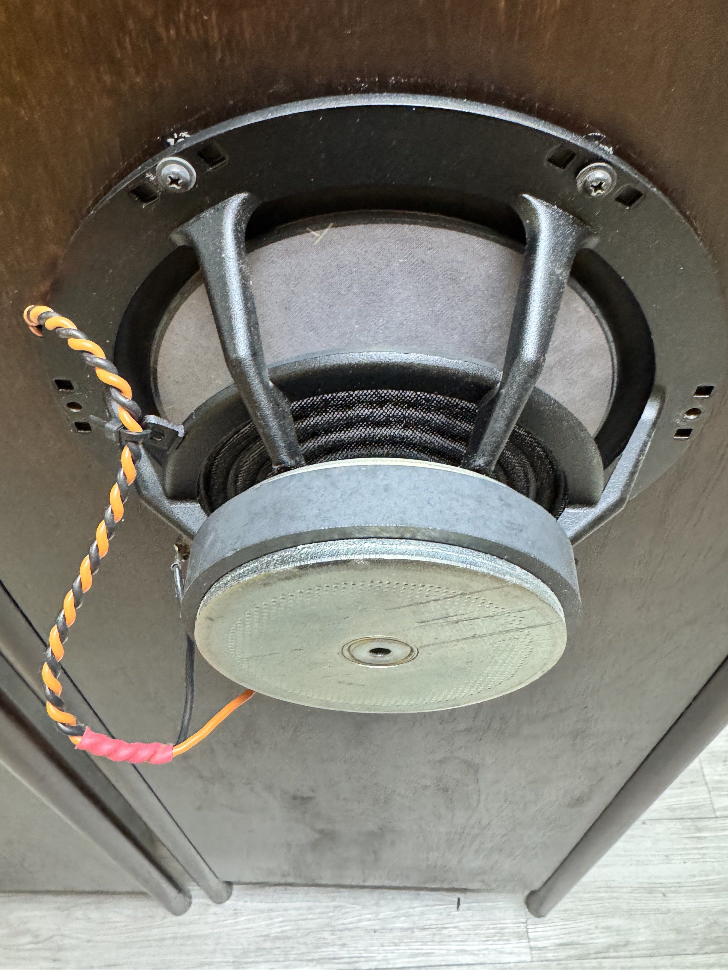 Floor Standing Speaker65561058493059114