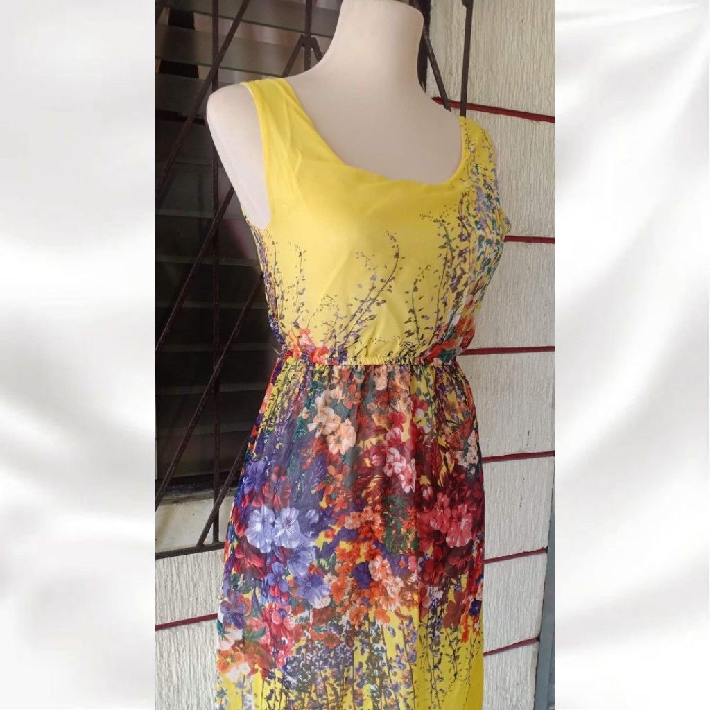 Floral Chiffon Midi Dress (Category: Dresses) located in Manila. Submitted by rainbowglittersv87 (Listing ID 1417141505, Image 3). Description: exact size to follow post..