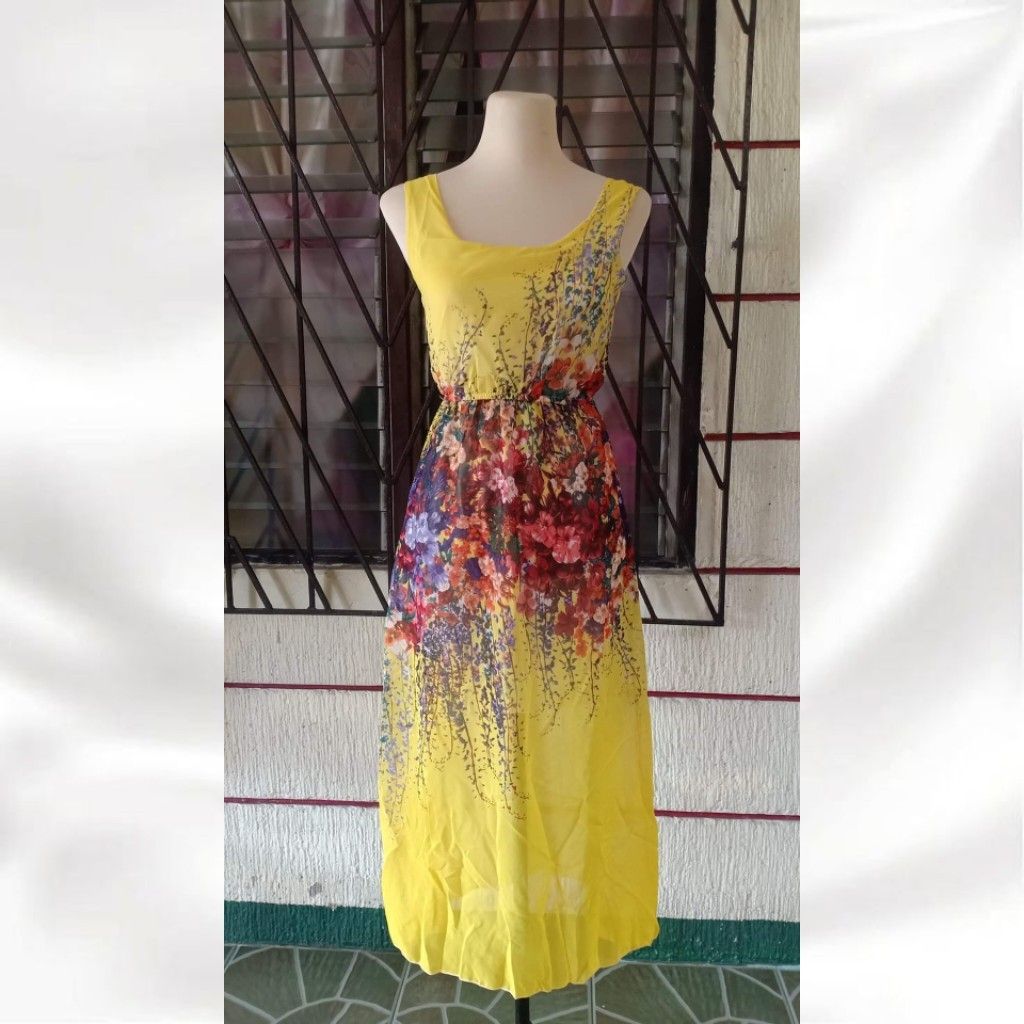 Floral Chiffon Midi Dress (Category: Dresses) located in Manila. Submitted by rainbowglittersv87 (Listing ID 1417141505, Image 1). Description: exact size to follow post..