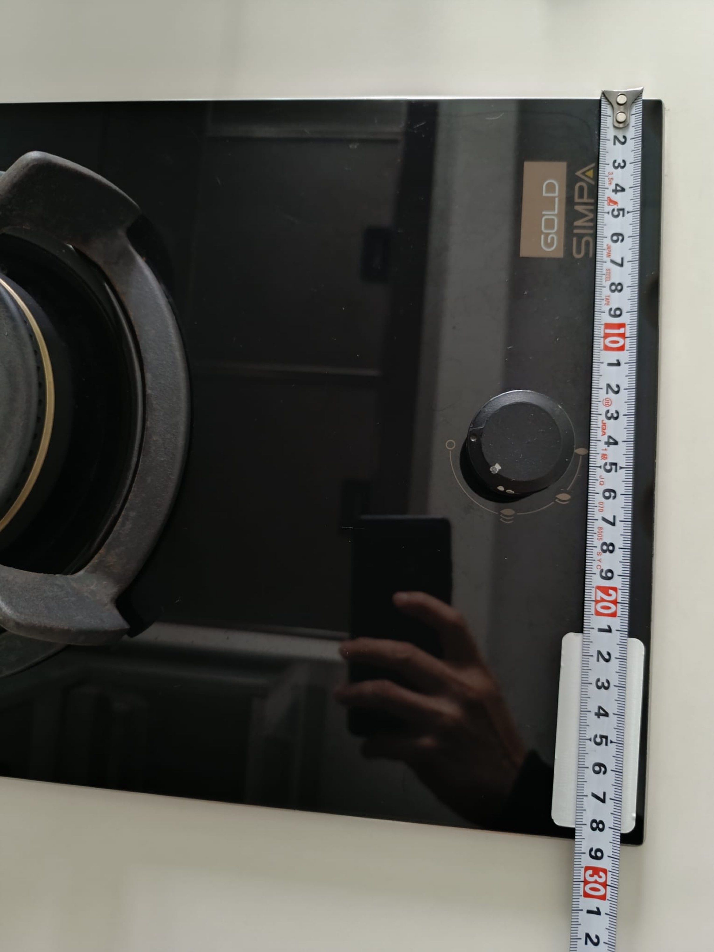 Gaggenau 雙爐灶台 （分類：炊具及配件）位於 Hong Kong。 由 keixz 提交（商品編號 1417070331，圖片 3）。簡介： Gaggenau 雙爐灶台，不銹鋼材質，配有兩個爐頭。尺寸約為50厘米長。控制旋鈕位於灶台正面。另有Gold Simpa 單爐灶台，黑色玻璃表面，尺寸51.5cm×29cm 8成新 適合用於廚房。。