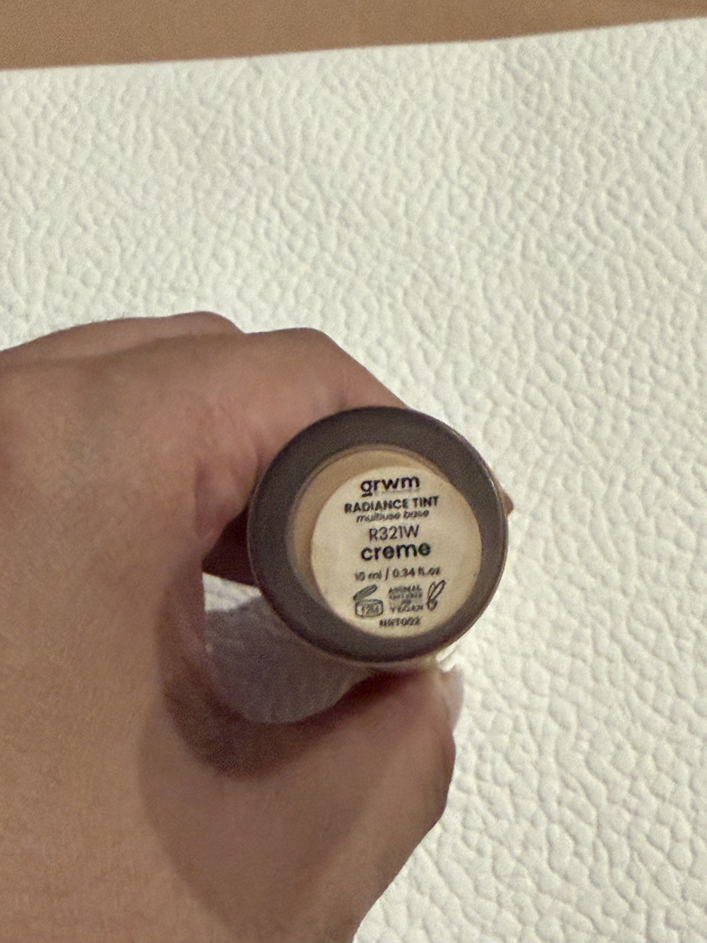 GRWN Concealer in Creme (Category: Makeup) located in Caloocan City. Submitted by philocalyph (Listing ID 1417141295, Image 2). Description: .
