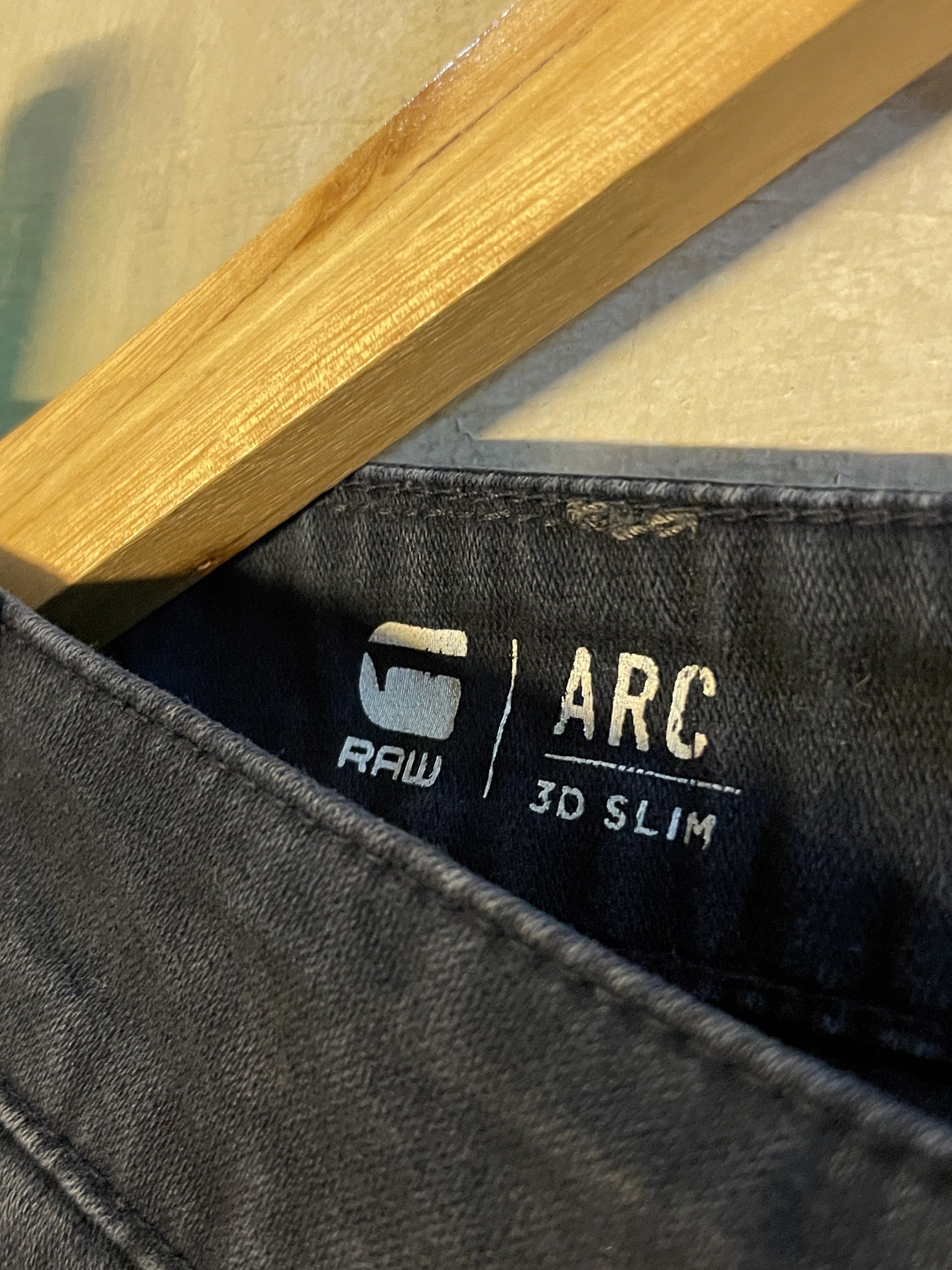 G-Star Arc Black Jeans (Category: Jeans) located in Pasay City. Submitted by corethrift (Listing ID 1417160785, Image 3). Description: Waist 34 Length 40 Hems 7 Very good condition All the fitting based on inches .