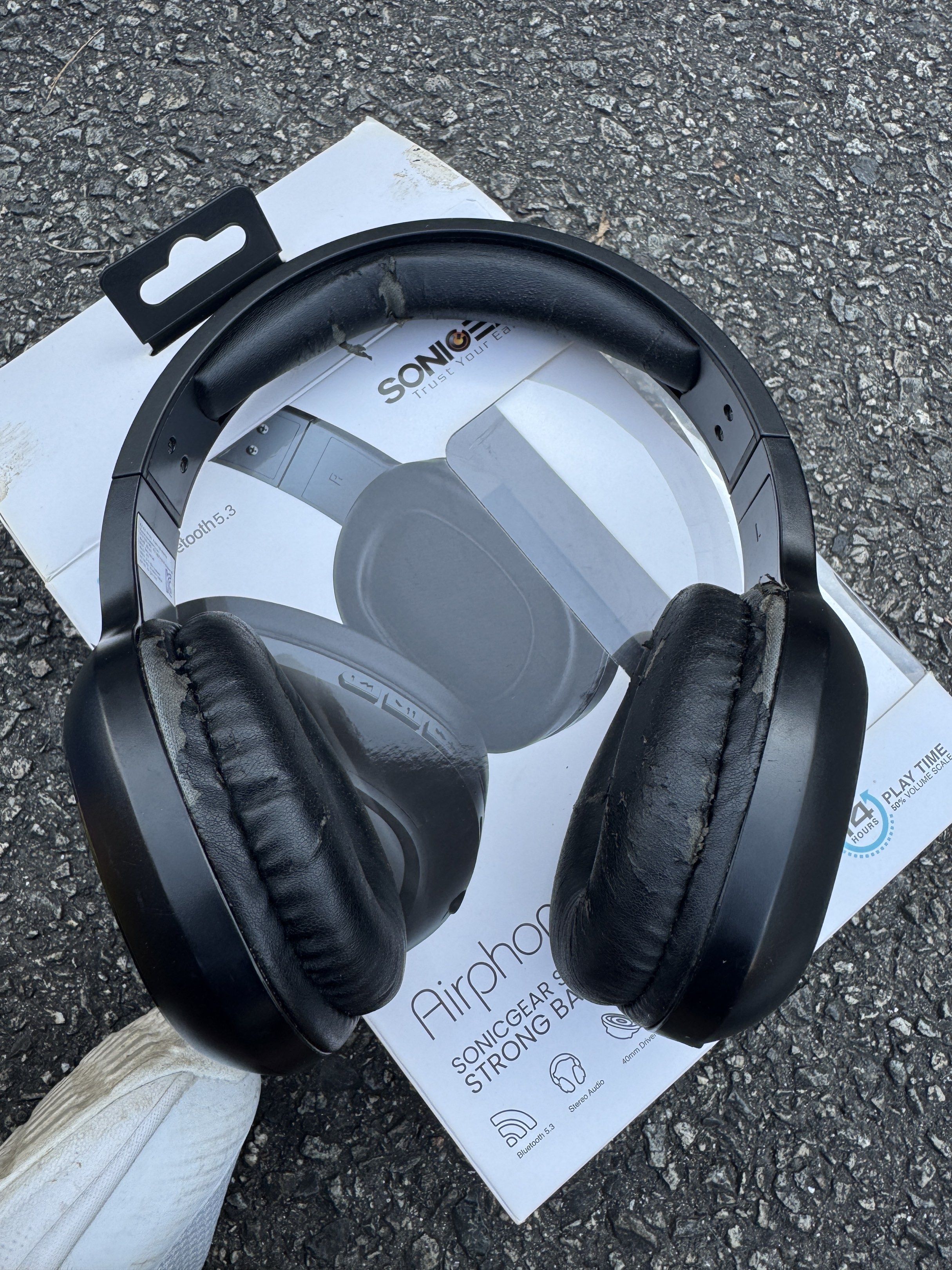 Headphones good condition