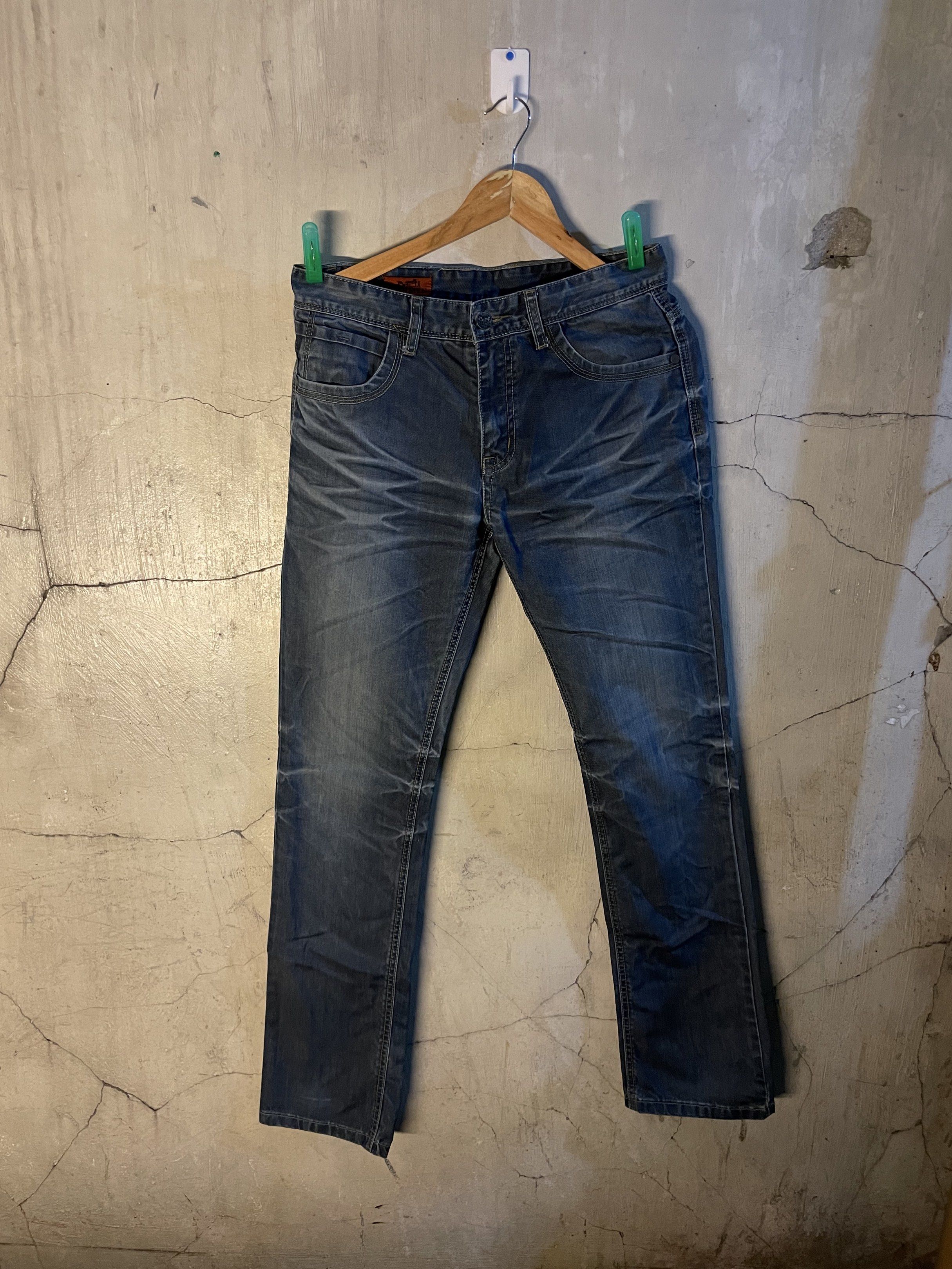 Hermes Denim Jeans (Category: Jeans) located in Pasay City. Submitted by corethrift (Listing ID 1417154437, Image 3). Description: Waist 30 Length 43 Hems 7.5 Very good condition All the fitting based on inches .