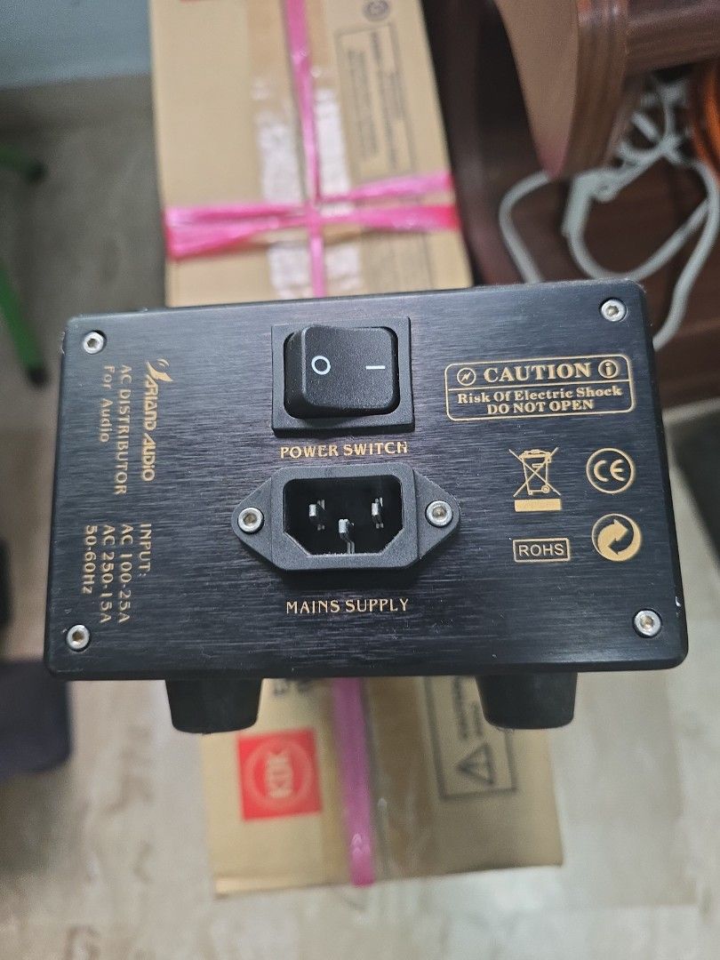 Hifi audio power distribution unit65561104938370110
