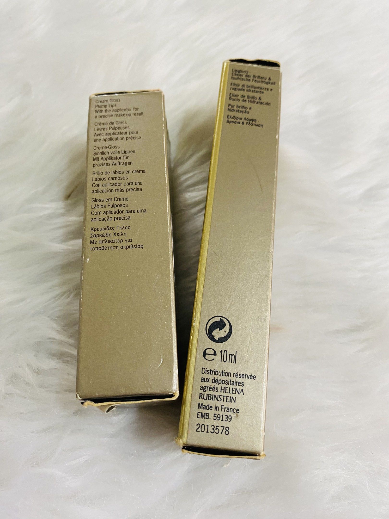 HR HELENA RUBINSTEIN LIP GLOSSES BUNDLE (Category: Makeup) located in Agdangan. Submitted by lavishbyji22912 (Listing ID 1417051395, Image 3). Description: authentic unused pede tumawad all with boxes may flaws lng ang box see photos.