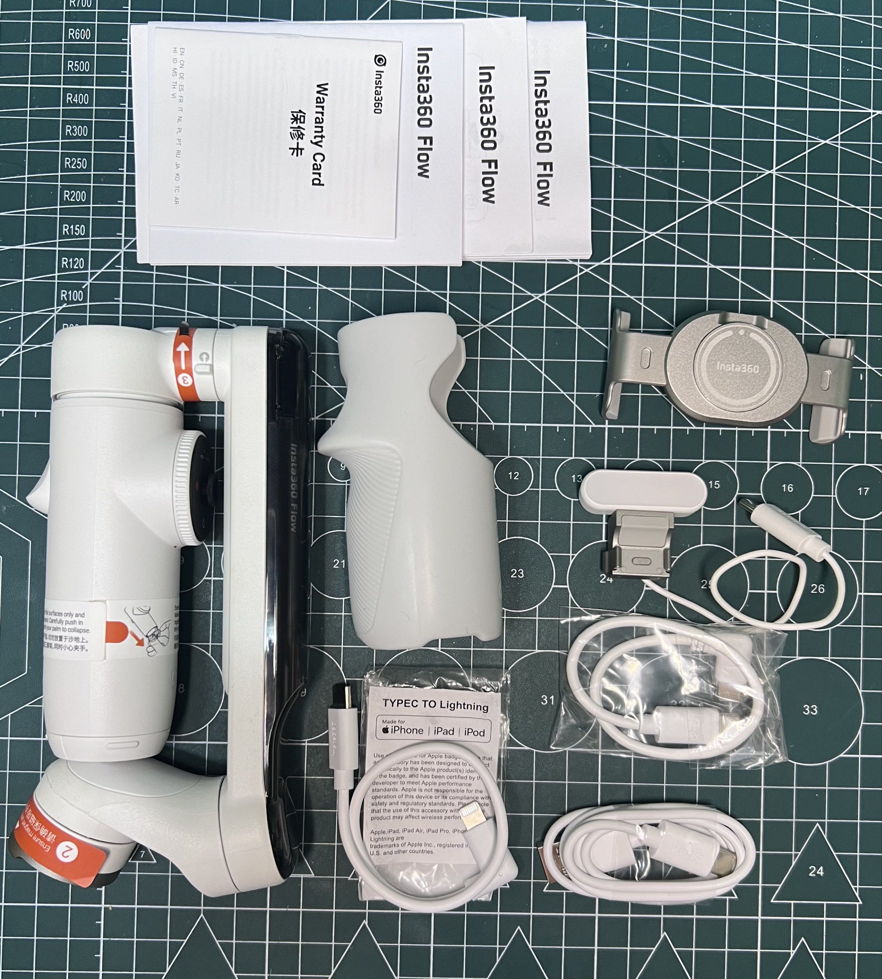 Insta360 Flow Creator Kit - AI-Powered Stabilizer (Category: Gimbals & Stabilizers ) located in Rizal. Submitted by _triagarcia (Listing ID 1417079826, Image 1). Description: Insta360 Flow CREATORS KIT -Once lang nagamit tapos tinabi na -Bought at Henry’s Camera November 2024 (nasa picture din po yung order form) -Complete package -Kung ano po nasa picture yun po din po yung actual at makukuha nyo. Reason for selling: nakatambak lang hindi nagaga
