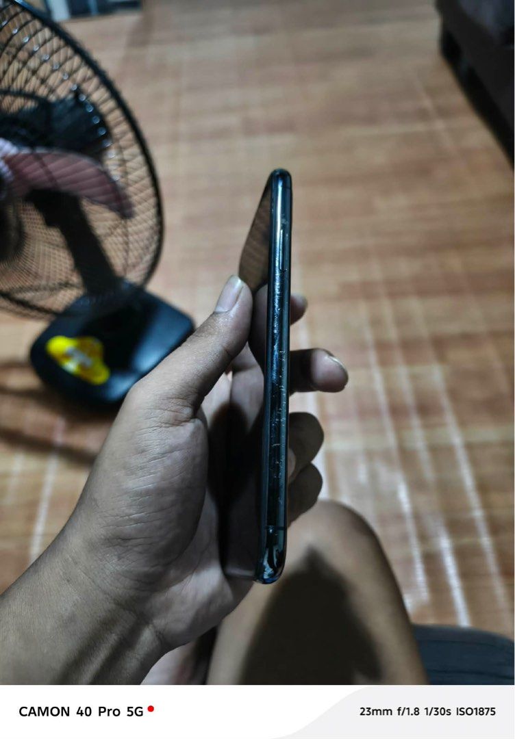 IPHONE X 256gb (Category: iPhone X Series) located in Paranaque City. Submitted by judy.arquillos (Listing ID 1417157718, Image 2). Description: Selling my iPhone X 256GB Black ✔️ 100% battery health ✔️ All goods, no hidden issues ⚠️ Honest issue: face id is not working and dents sa gilid only (di affected performance) .