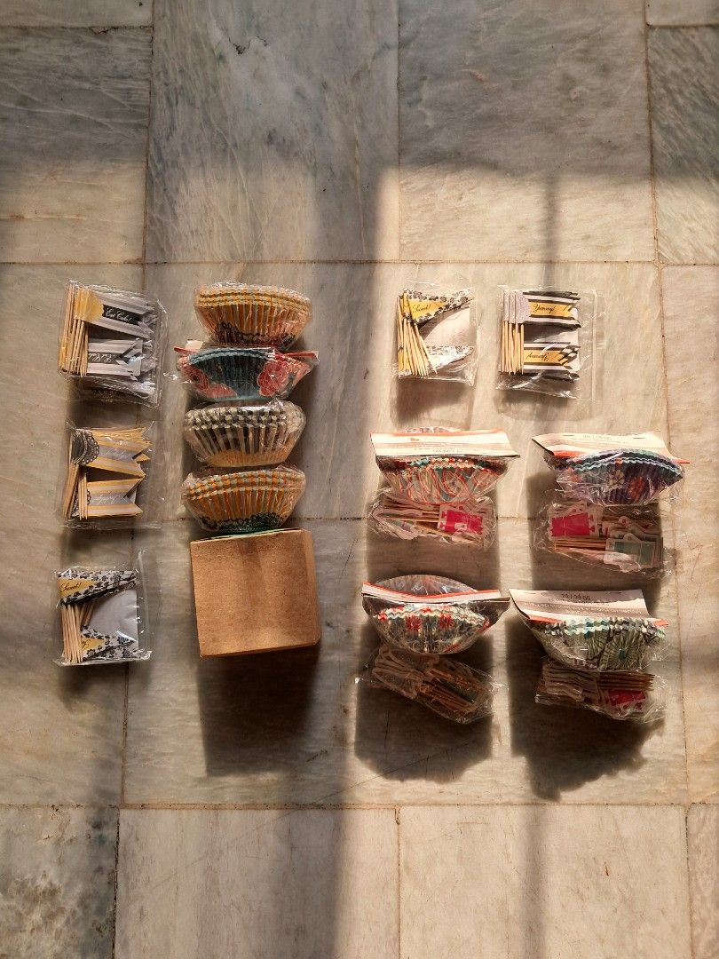 Kate Spain and Michael's Cupcake Liners And Toppers (Category: Bakeware) located in Quezon City. Submitted by kate_168 (Listing ID 1416514599, Image 1). Description: Kate Spain brand from Canada Michael's brand from USA 9 sets of cupcakes liners 10 sets of cupcake toppers MOP: Gcash or Cash upon in-person pick-up Delivery: c/o buyer Location: Quezon City.