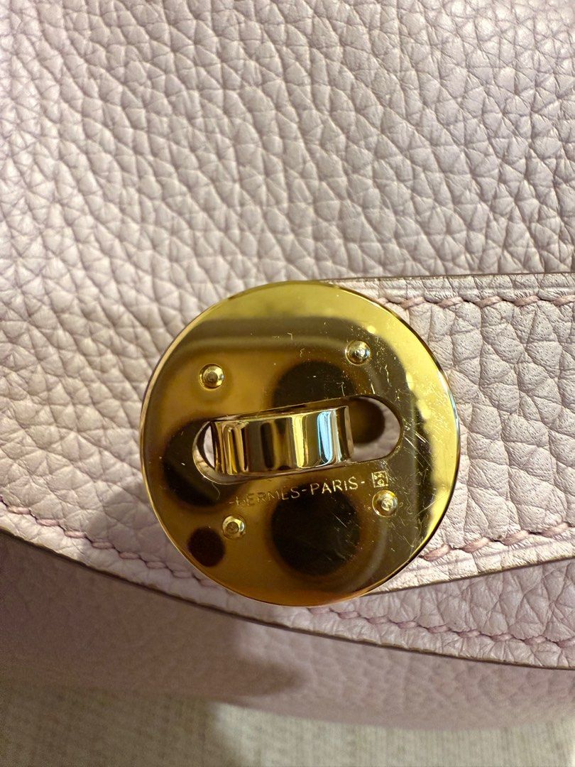 Lindy 26cm (Category: Luxury Bags & Wallets) located in Makati City. Submitted by jillyyype (Listing ID 1417121579, Image 2). Description: ✨ Lindy 26cm in Pale mauve ✨ Genuine clemence leather ✨ Barely used ✨ Complete inclusions (box and dustbag).