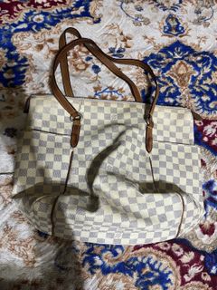 (Category: ) located in . Submitted by nsyaaaa__ (Listing ID 1417214007, Image 1). Description: .
