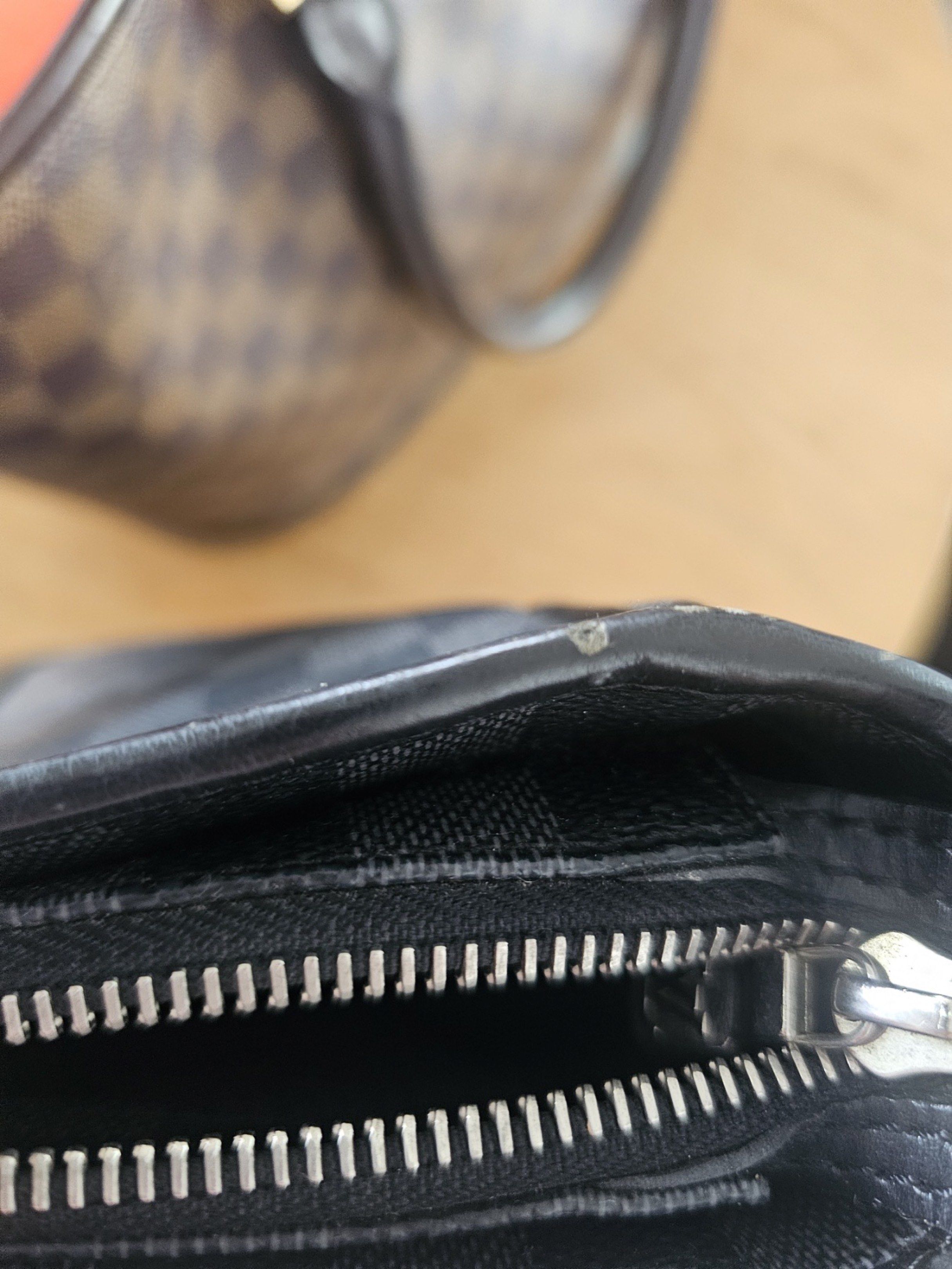 LV Damier Graphite Tadao (Category: Luxury Bags & Wallets) located in Manila. Submitted by jamieguzrac (Listing ID 1417182074, Image 1). Description: Selling very low! RFS: not using it anymore.