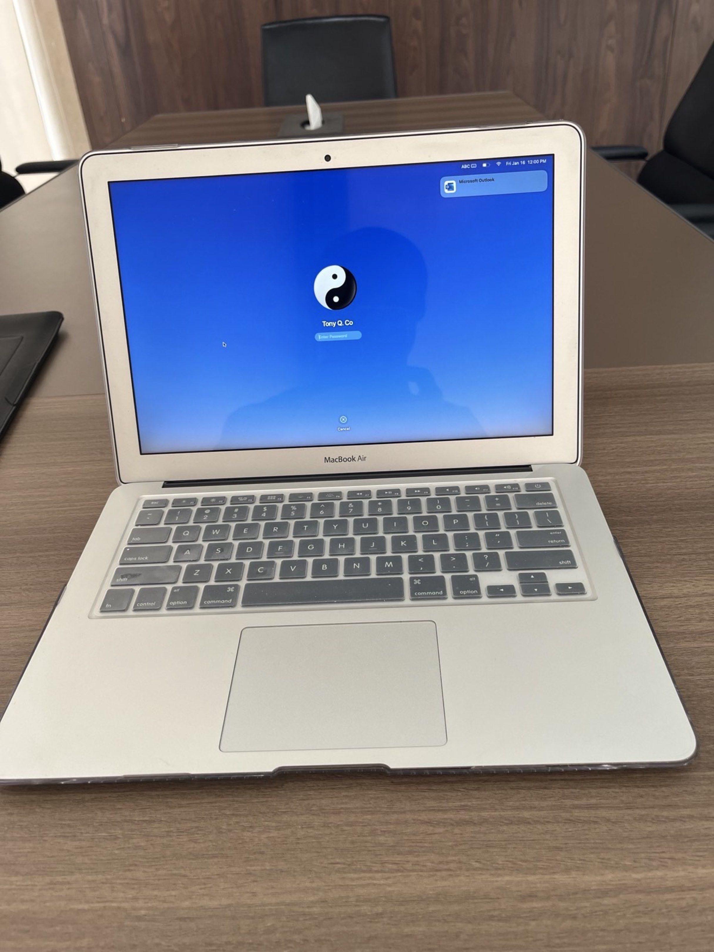 MacBook Air (Category: Laptops & Notebooks) located in Manila. Submitted by jeffab2178541 (Listing ID 1417033889, Image 3). Description: - Silver MacBook Air laptop 2016 - Includes protective case - Keyboard cover included - Screen displays login screen - Features vents and rubber feet.