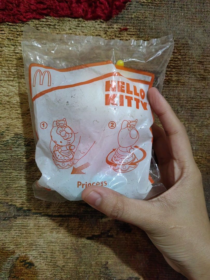 McDonald's Happy Meal - Hello Kitty Princess (Category: Character Goods) located in Pasig City. Submitted by _thrift.chic (Listing ID 1417147272, Image 2). Description: .