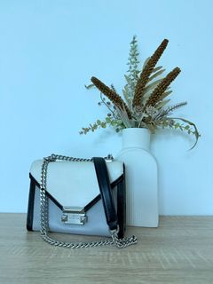 (Category: ) located in . Submitted by sweetpreloved-ff (Listing ID 1417213570, Image 1). Description: .