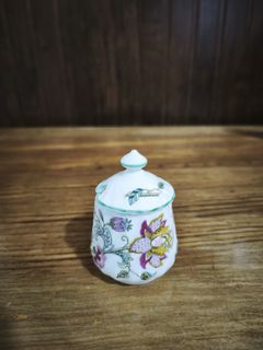 (Category: ) located in . Submitted by queenlyne_vintage_rare_finds (Listing ID 1417079592, Image 1). Description: .