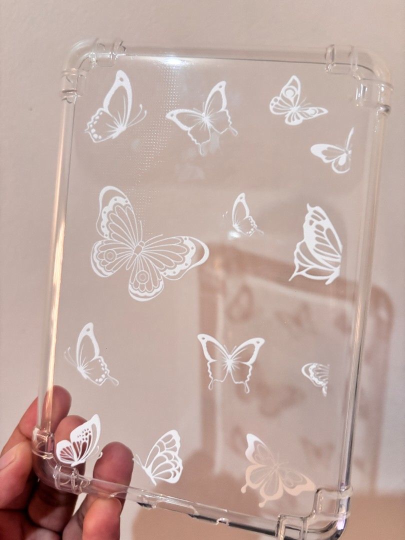 MoKo Transparent Case (Category: Cases & Sleeves) located in Batangas. Submitted by majoymac (Listing ID 1417215748, Image 1). Description: For Kindle Basic 2022 / 2024 ✔️ Fit for 6” ✔️ Like new – used for only 3 weeks RFS: Switched to Paperwhite 5 Meetup only: around Batangas City PM me if interested 💬.