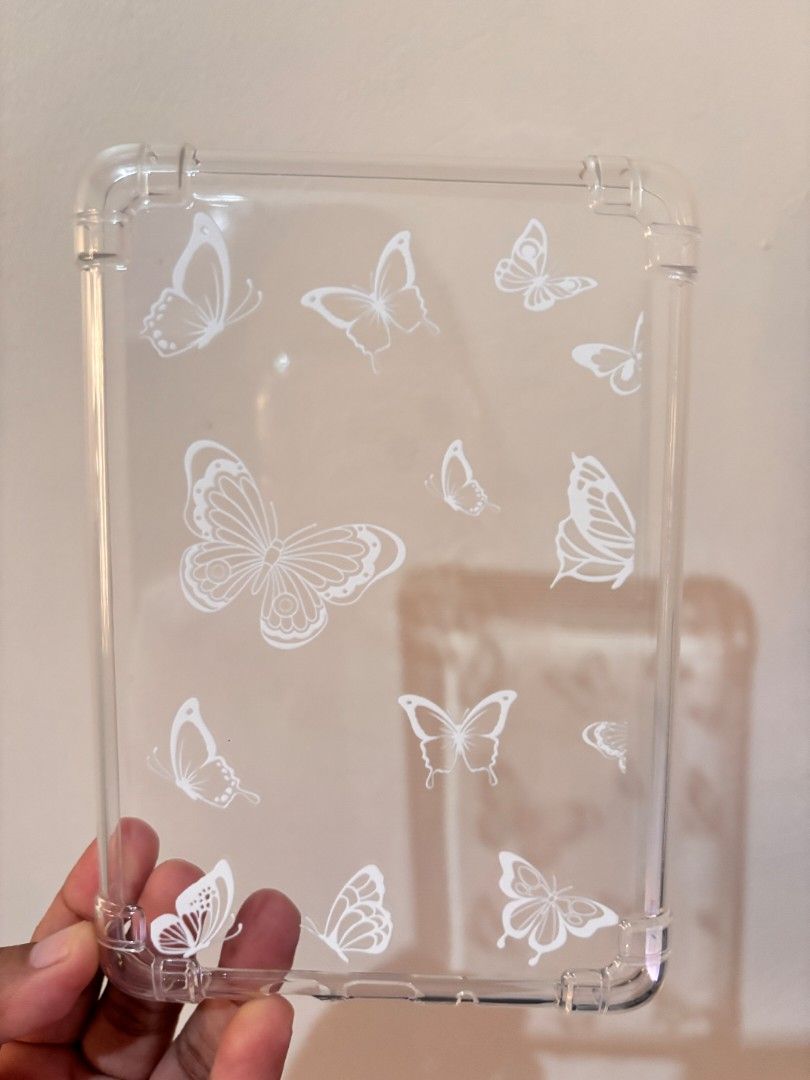 MoKo Transparent Case (Category: Cases & Sleeves) located in Batangas. Submitted by majoymac (Listing ID 1417215748, Image 2). Description: For Kindle Basic 2022 / 2024 ✔️ Fit for 6” ✔️ Like new – used for only 3 weeks RFS: Switched to Paperwhite 5 Meetup only: around Batangas City PM me if interested 💬.