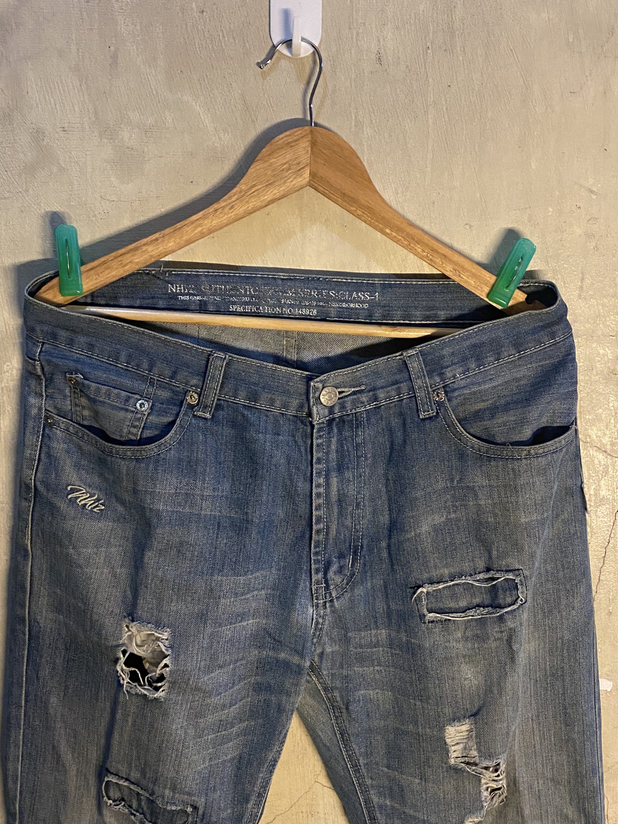 Nhiz izzus plus neighborhood (Category: Jeans) located in Pasay City. Submitted by corethrift (Listing ID 1417075880, Image 3). Description: Waist 34 Length 41 Hems 7.5 Very good condition All the fitting based on inches .