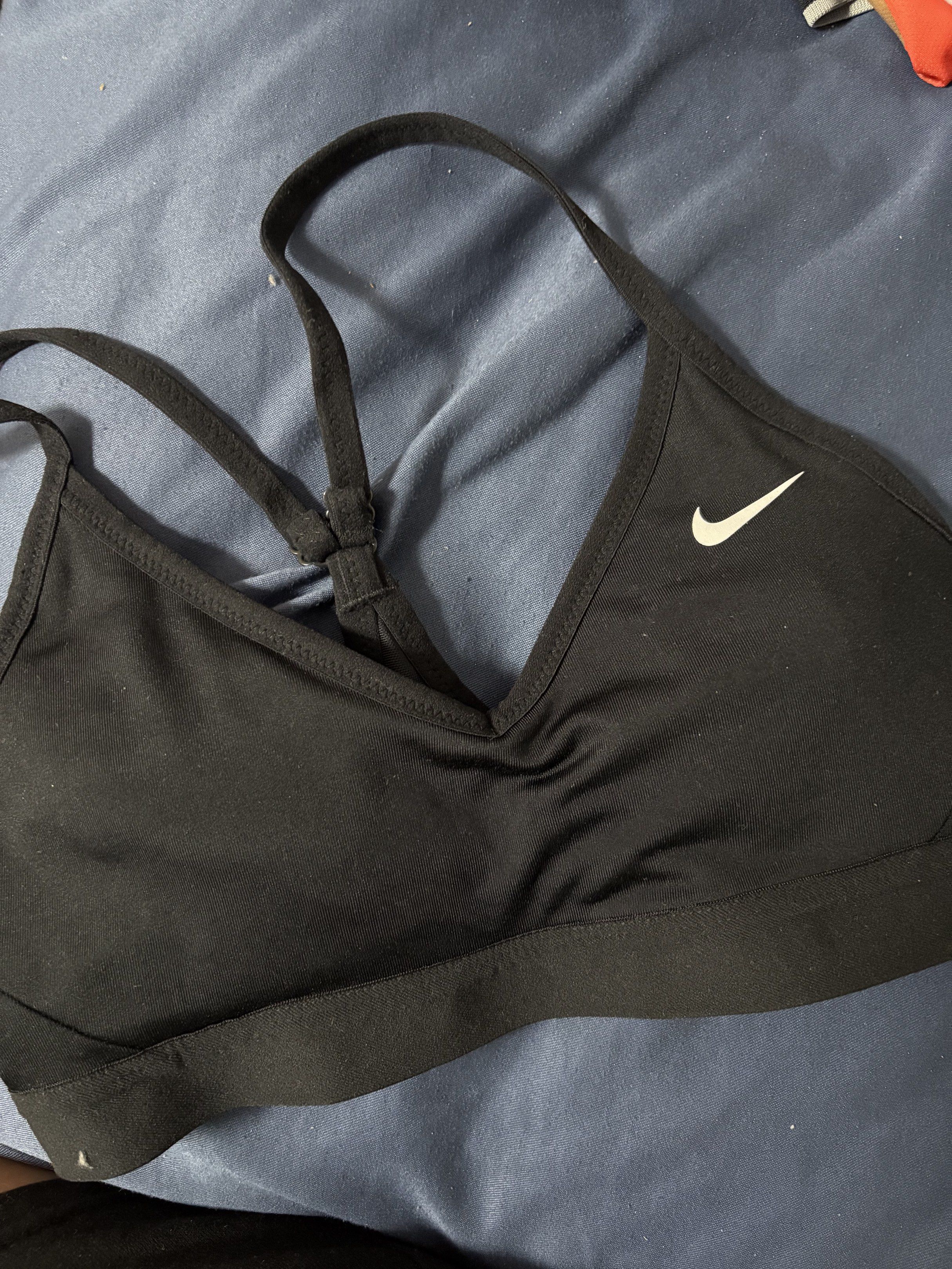 Nike Black Sports Bra (Category: Activewear) located in Pasay City. Submitted by kxineb (Listing ID 1417208688, Image 1). Description: Nike Dri Fit Black Sports Bra size M Loc Pasay Rfs: decluttering .