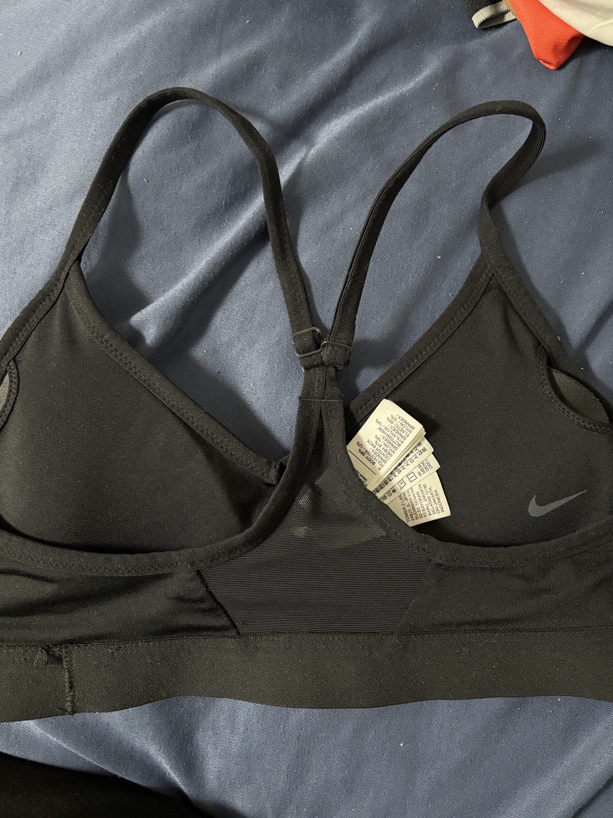 Nike Black Sports Bra (Category: Activewear) located in Pasay City. Submitted by kxineb (Listing ID 1417208688, Image 3). Description: Nike Dri Fit Black Sports Bra size M Loc Pasay Rfs: decluttering .