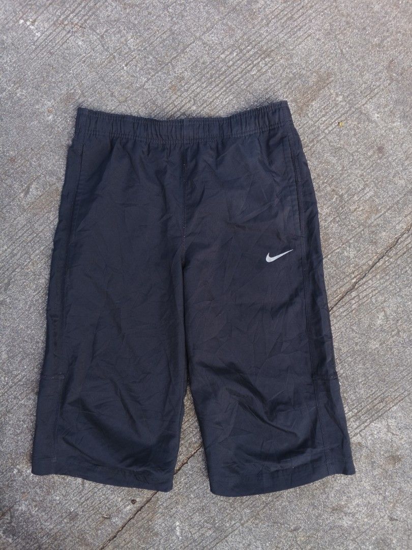 NIKE DRI-FIT BELOW THE KNEE TRACK SHORT (Category: Shorts) located in Manila. Submitted by ptrckvlr_ (Listing ID 1417073140, Image 1). Description: .