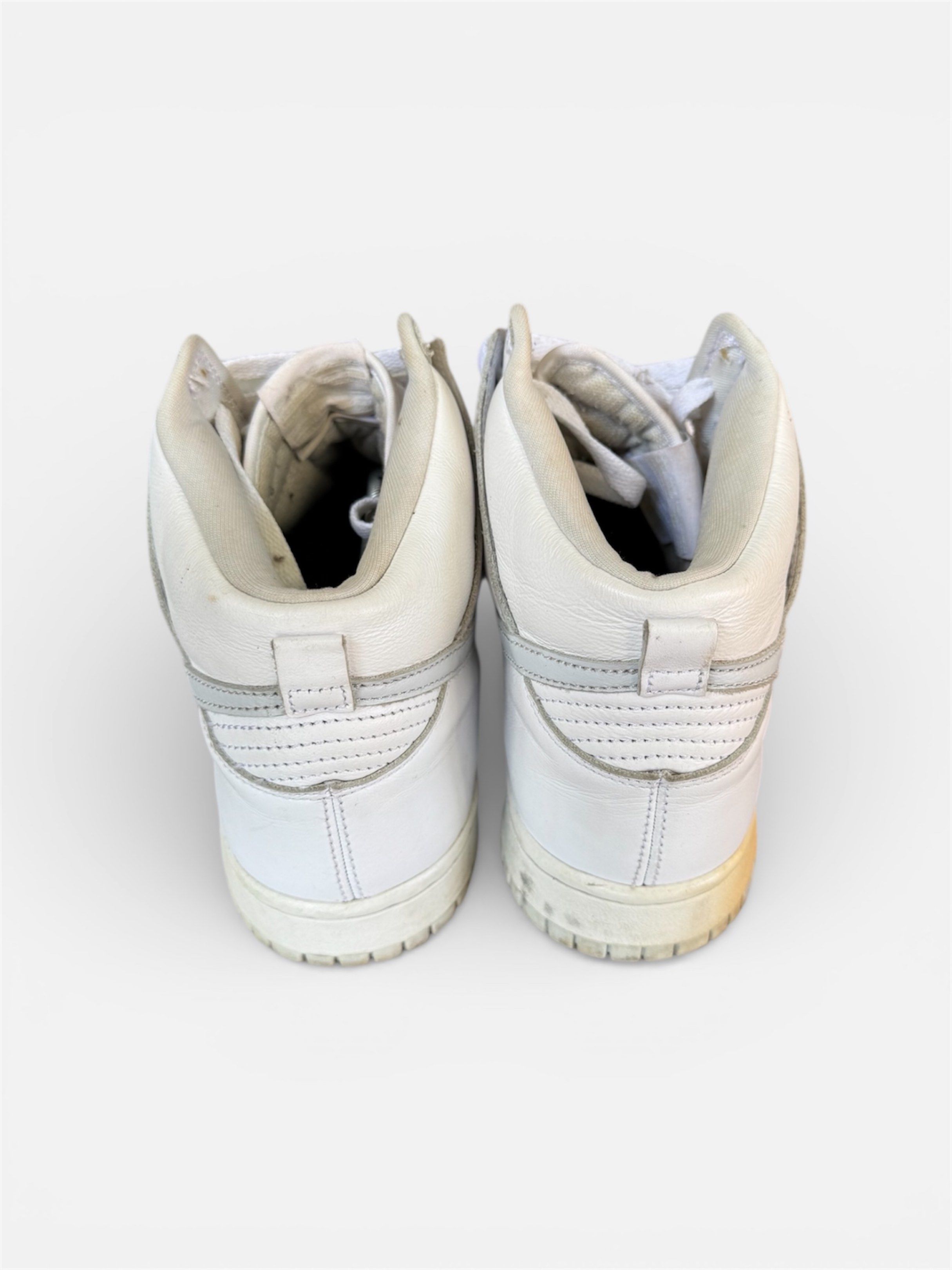 Nike Dunk High Platinum Grey (Category: Sneakers) located in Villasis. Submitted by aldrian30 (Listing ID 1417058100, Image 3). Description: .