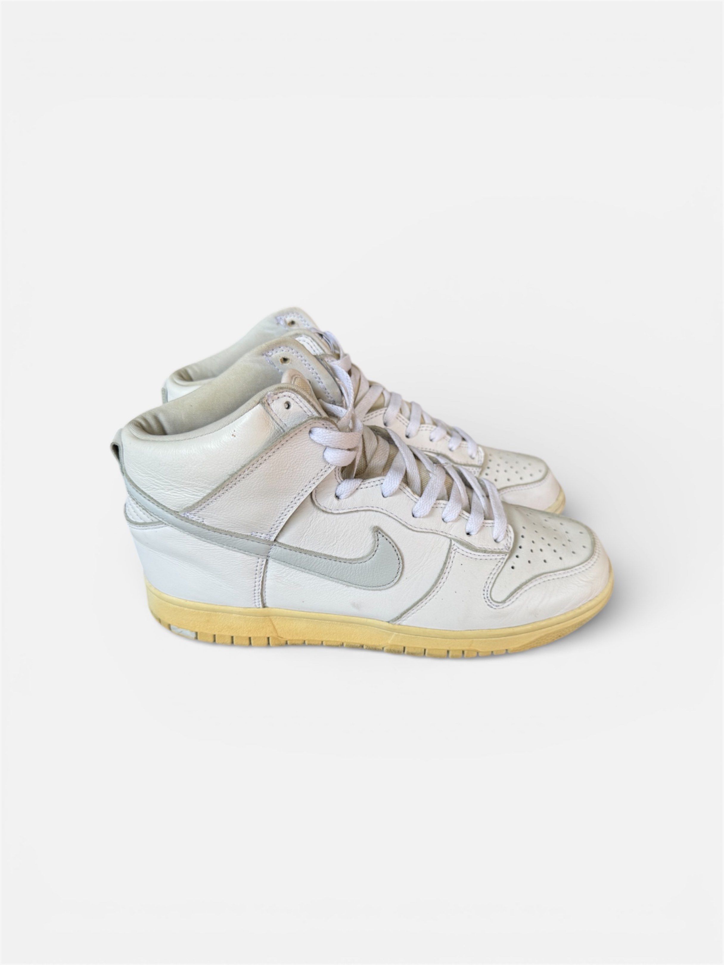 Nike Dunk High Platinum Grey (Category: Sneakers) located in Villasis. Submitted by aldrian30 (Listing ID 1417058100, Image 1). Description: .