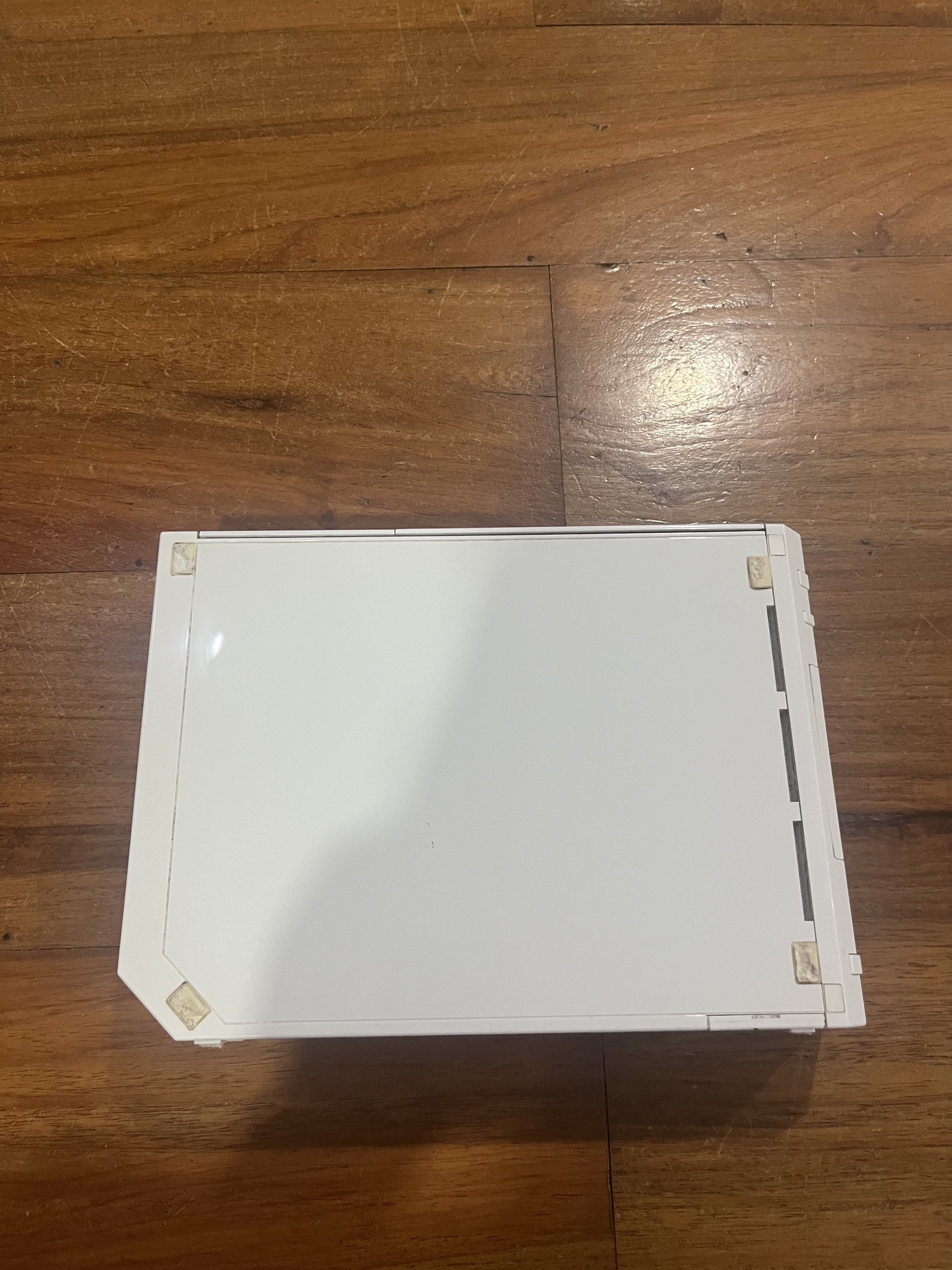 Nintendo wii (Category: Nintendo) located in Iloilo. Submitted by joakimnnn (Listing ID 1417217194, Image 2). Description: Nintendo wii ( white ) Includes controller but defective and the console. Untested console Price is highly negotiable Mop: Gcash or paymaya.