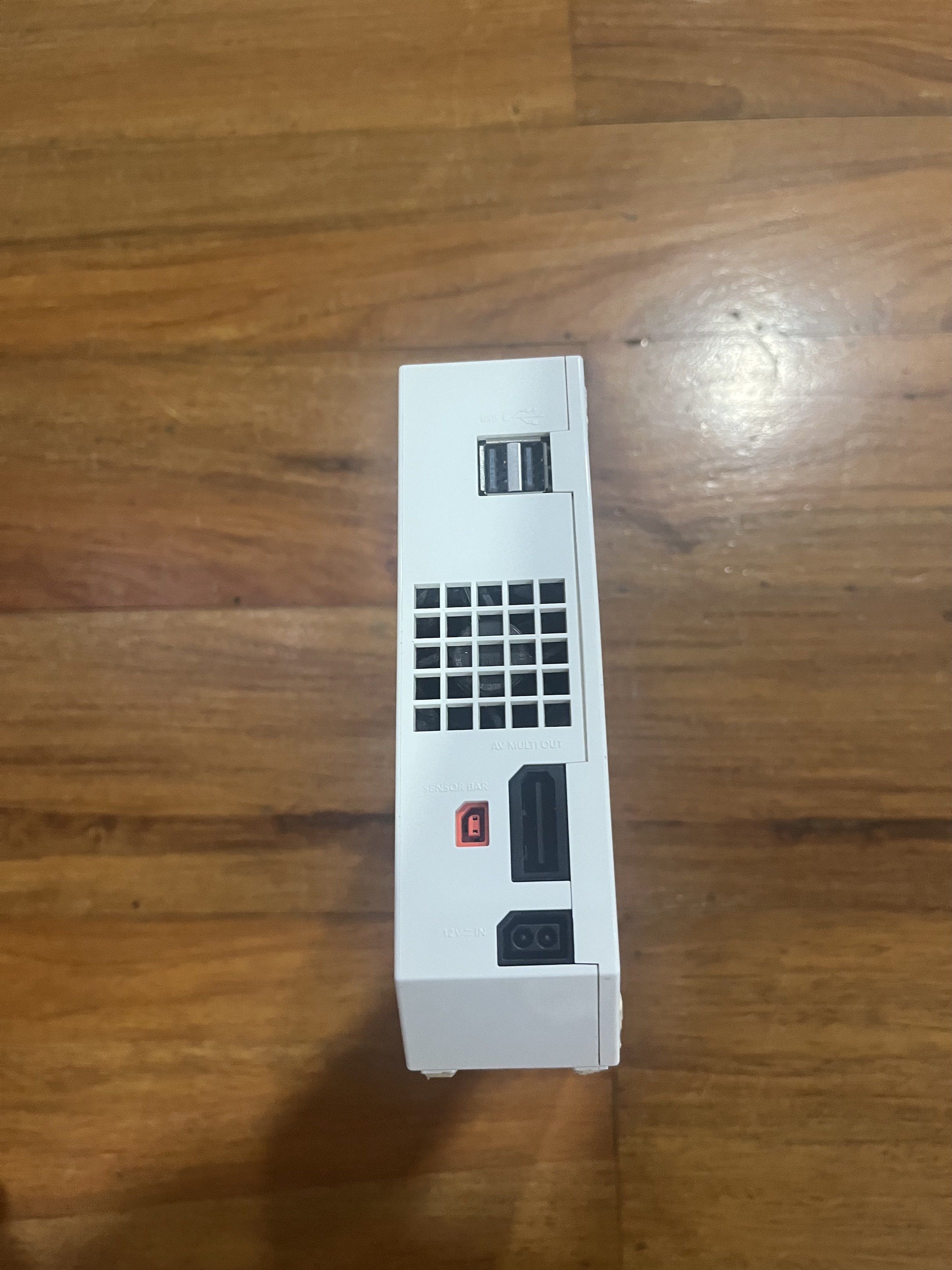 Nintendo wii (Category: Nintendo) located in Iloilo. Submitted by joakimnnn (Listing ID 1417217194, Image 3). Description: Nintendo wii ( white ) Includes controller but defective and the console. Untested console Price is highly negotiable Mop: Gcash or paymaya.
