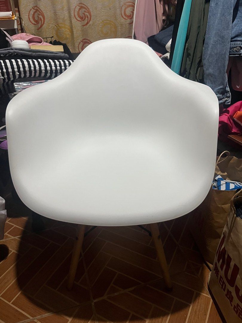 Nordic White Chair (Category: Chairs) located in Paranaque City. Submitted by cheesecakeflow (Listing ID 1417139771, Image 1). Description: Via lalamove/grab.