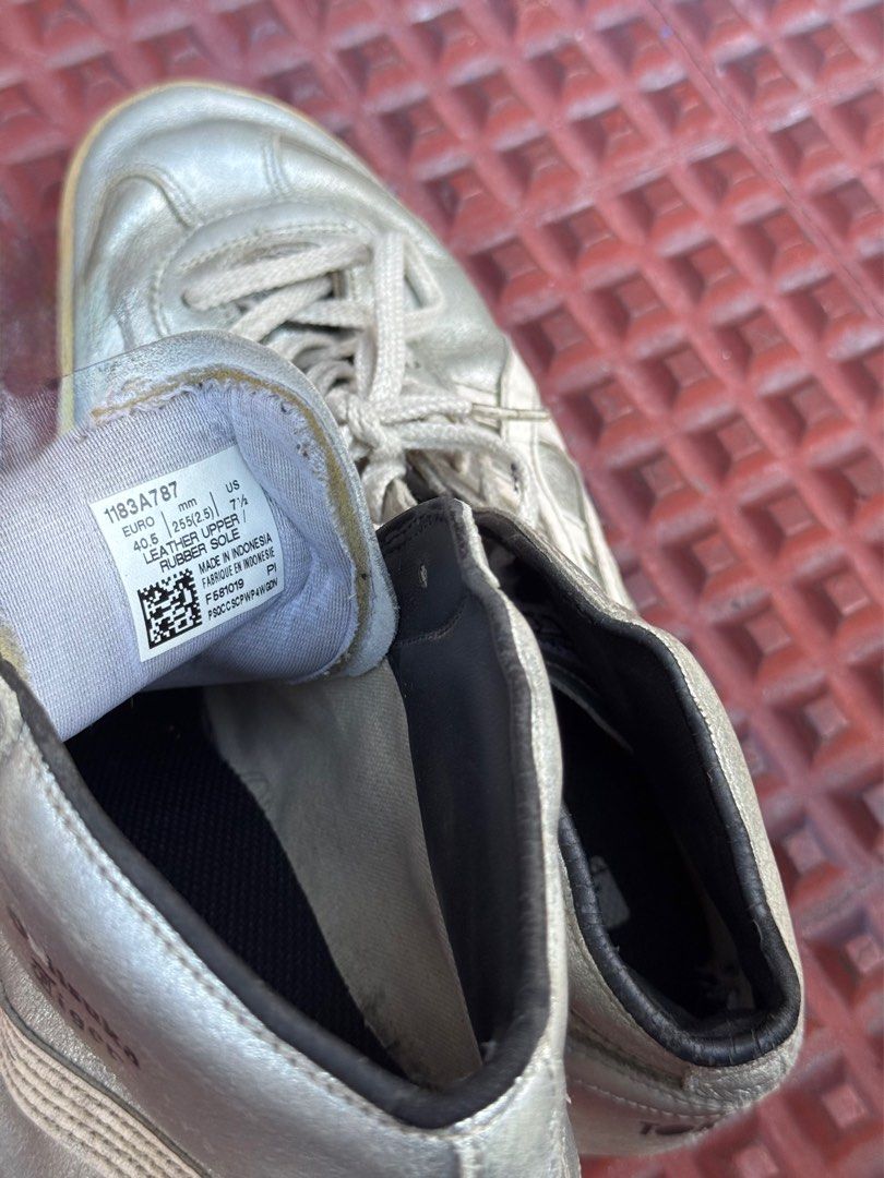 Onitsuka Tiger High-Top Sneakers (Category: Sneakers) located in Sison. Submitted by d_archive (Listing ID 1417111980, Image 3). Description: -needs cleaning -has heel drags.