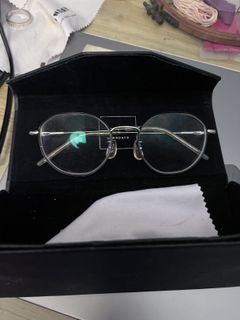 (Category: ) located in . Submitted by beemcloset (Listing ID 1417136373, Image 1). Description: .
